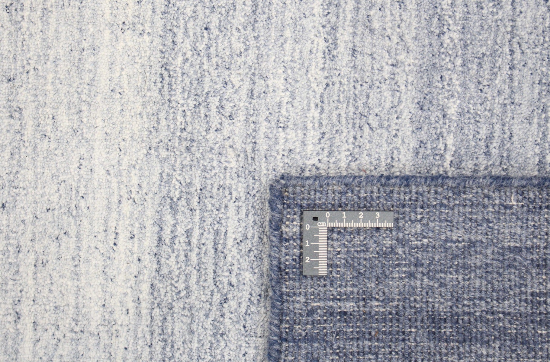 blue and white ombre runner