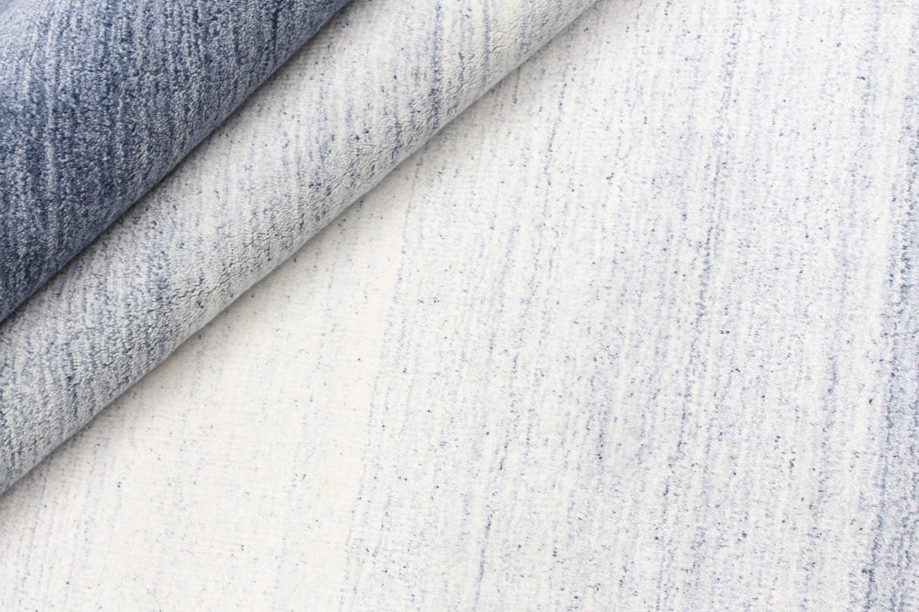 blue and white ombre runner