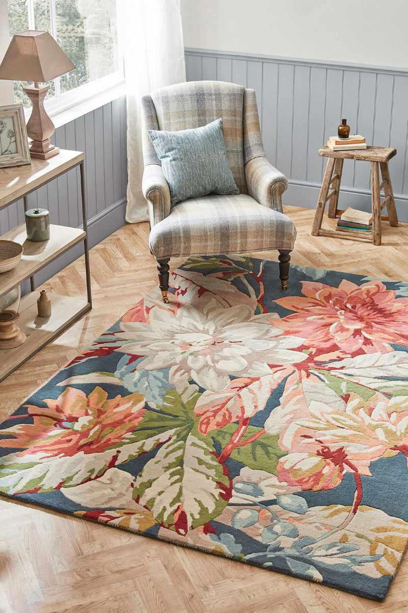 Sanderson wool rug with a blue