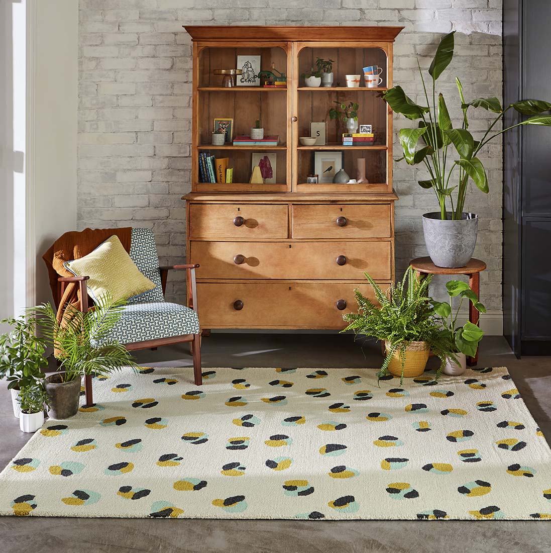 leopard dot rug in yellow