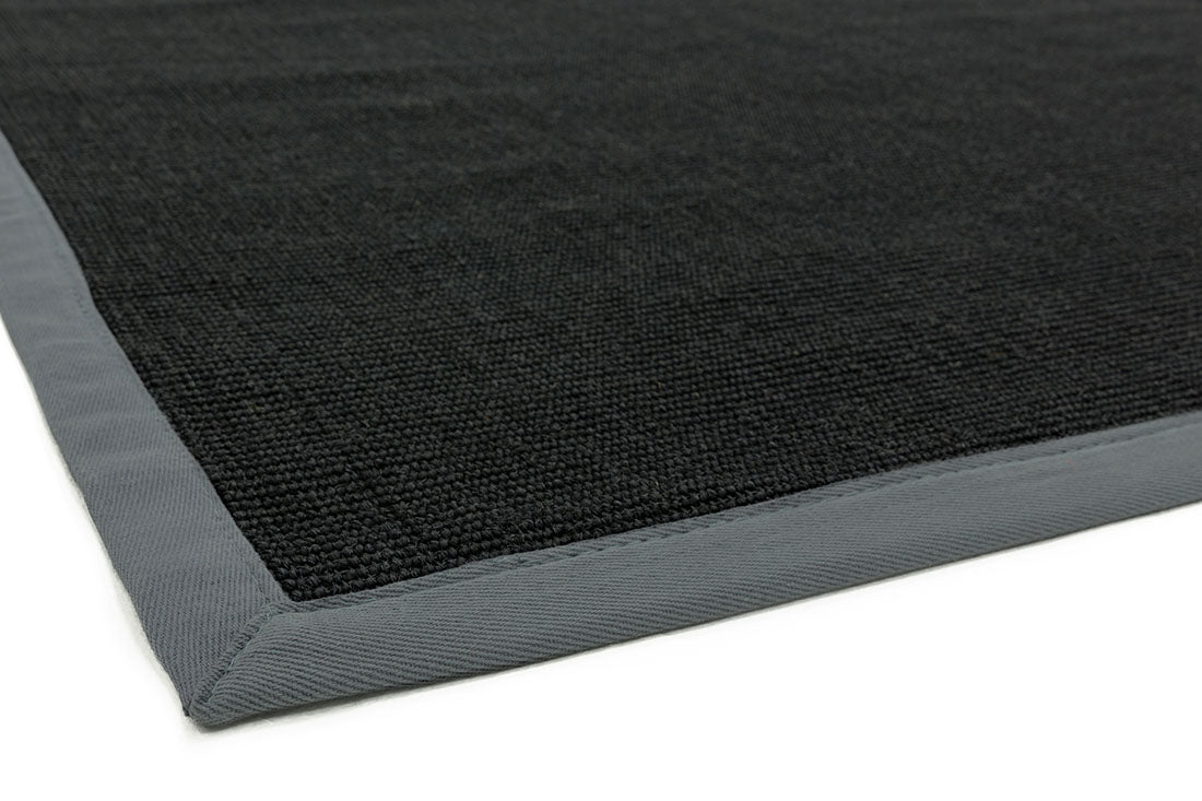 Black sisal rug with grey border