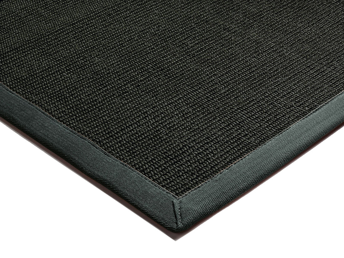 Black sisal rug with grey border