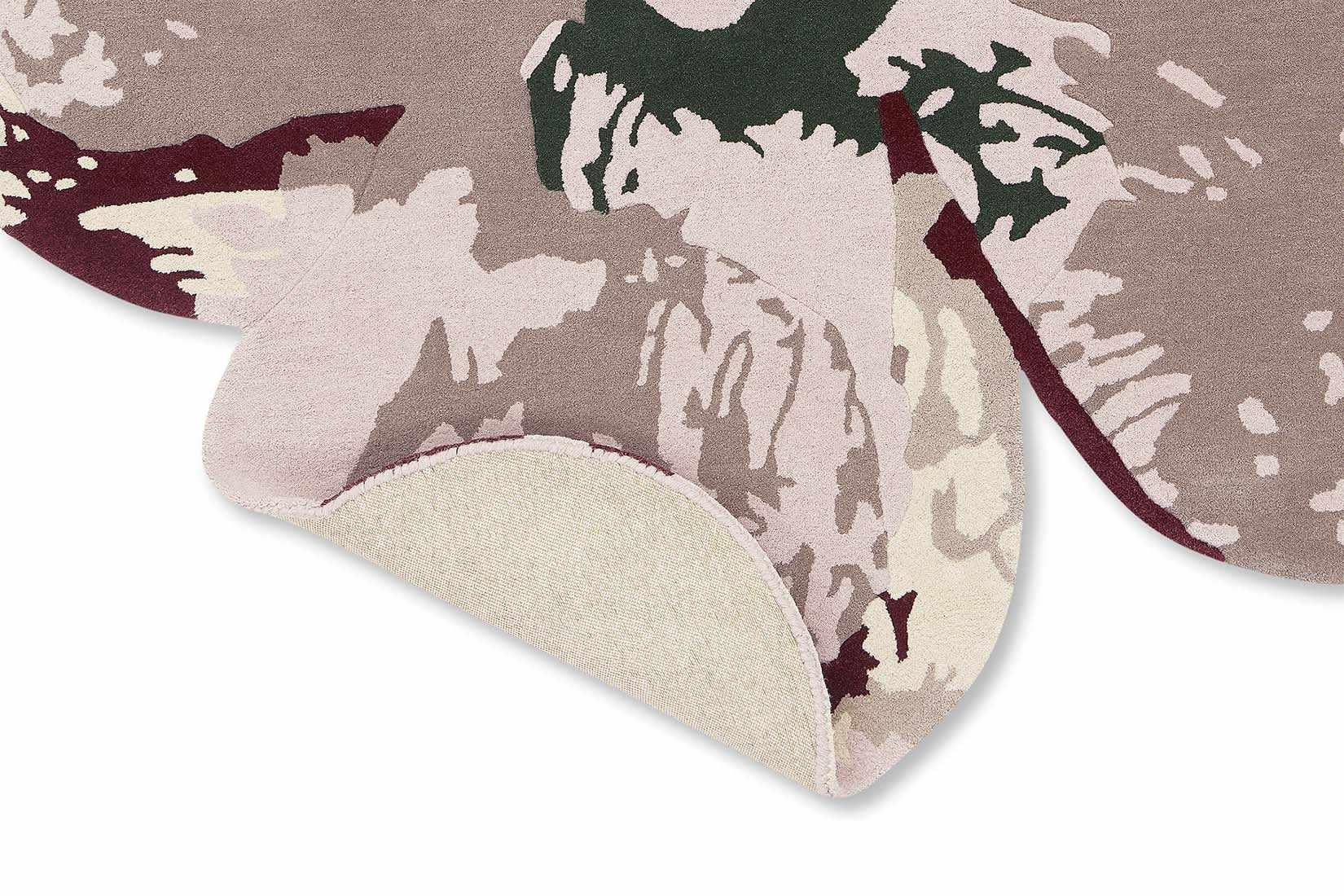 flower shape wool rug in purple