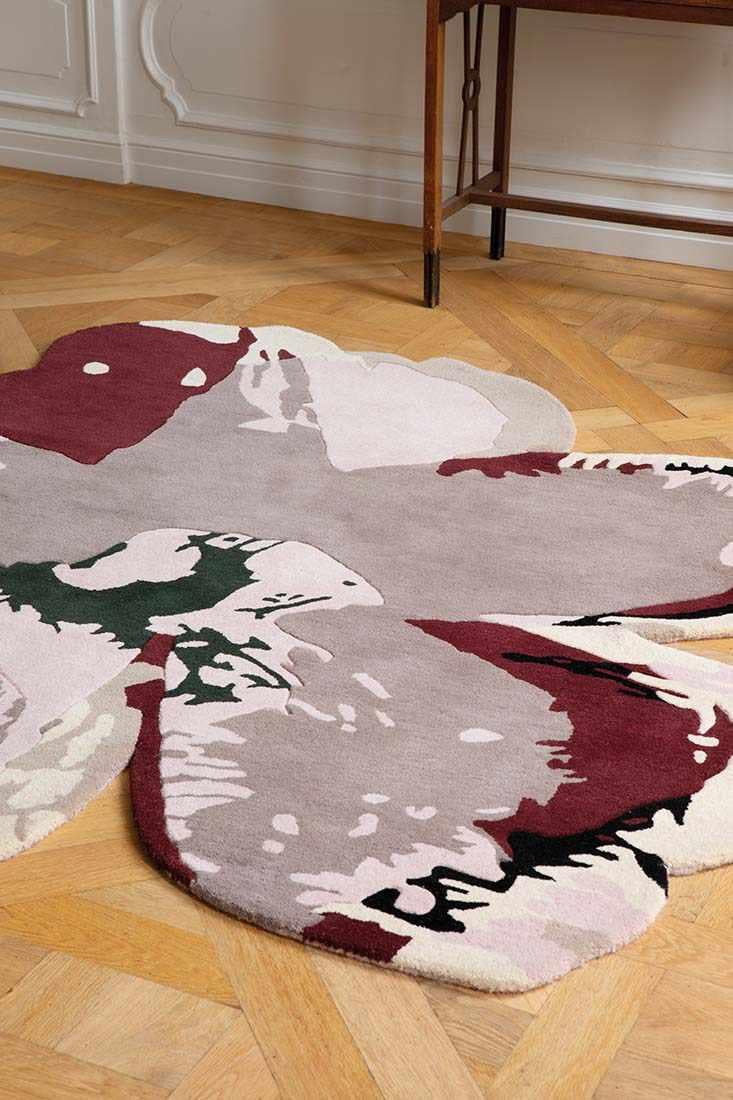 flower shape wool rug in purple