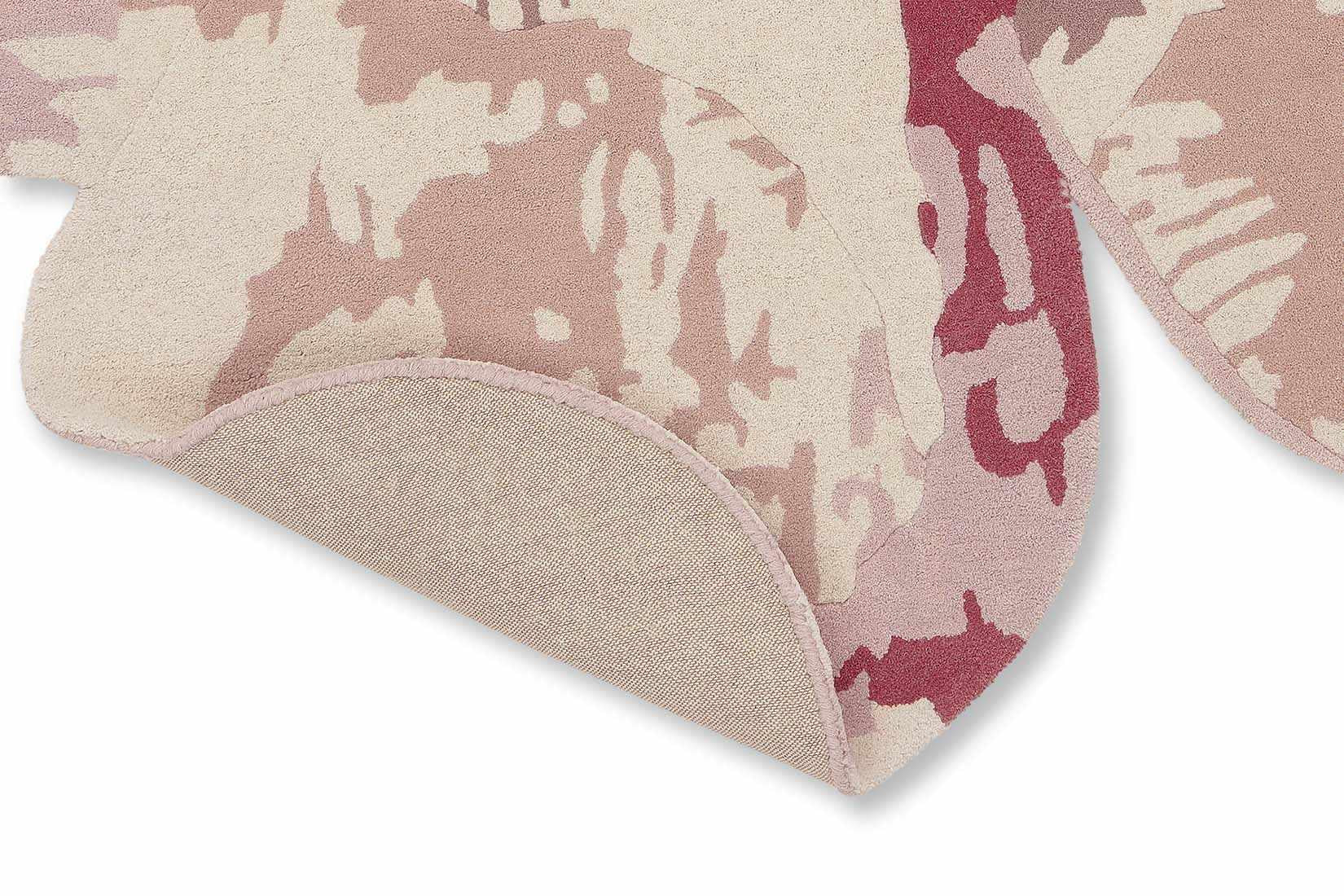 flower shape wool rug in pink