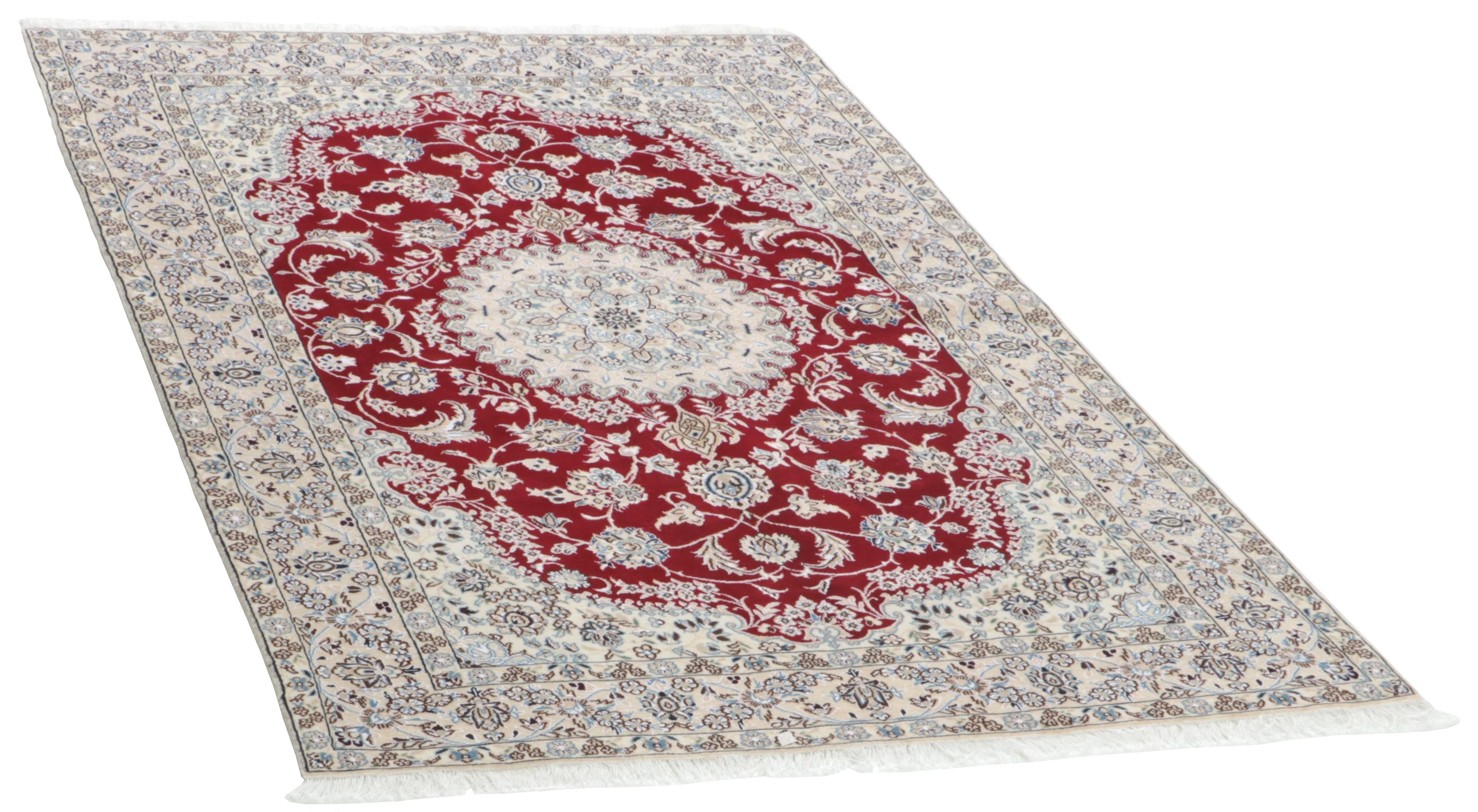 Area rug with geometric design in grey