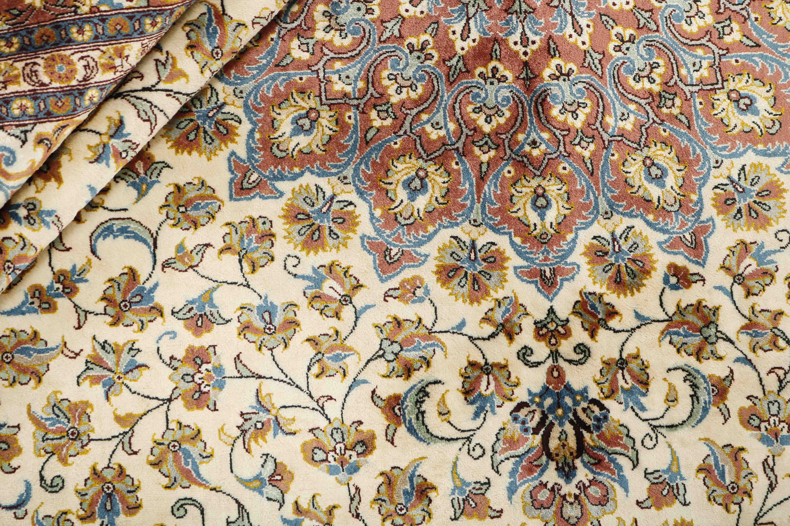 Ghom Silk 1259485
