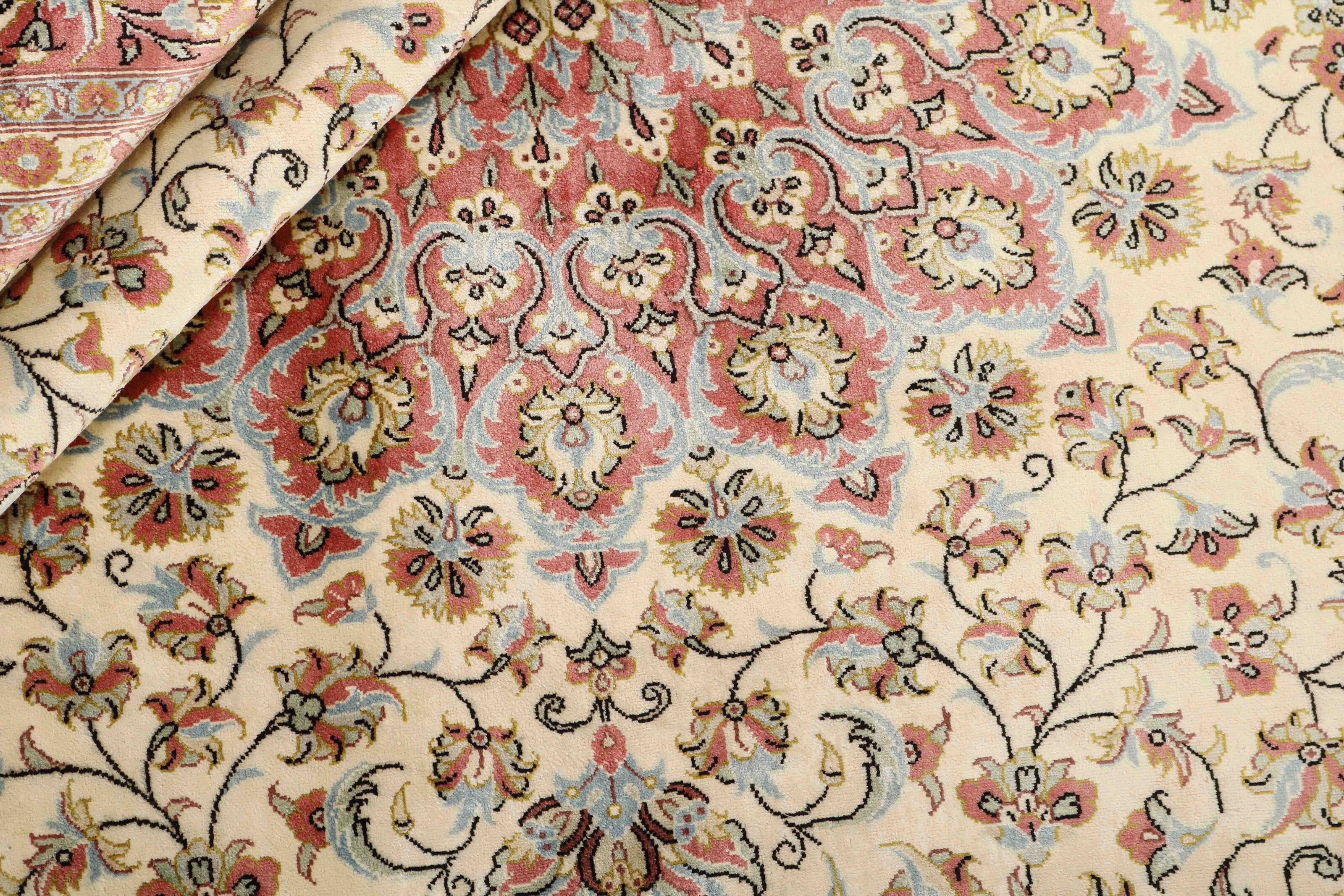 Ghom Silk 1259486