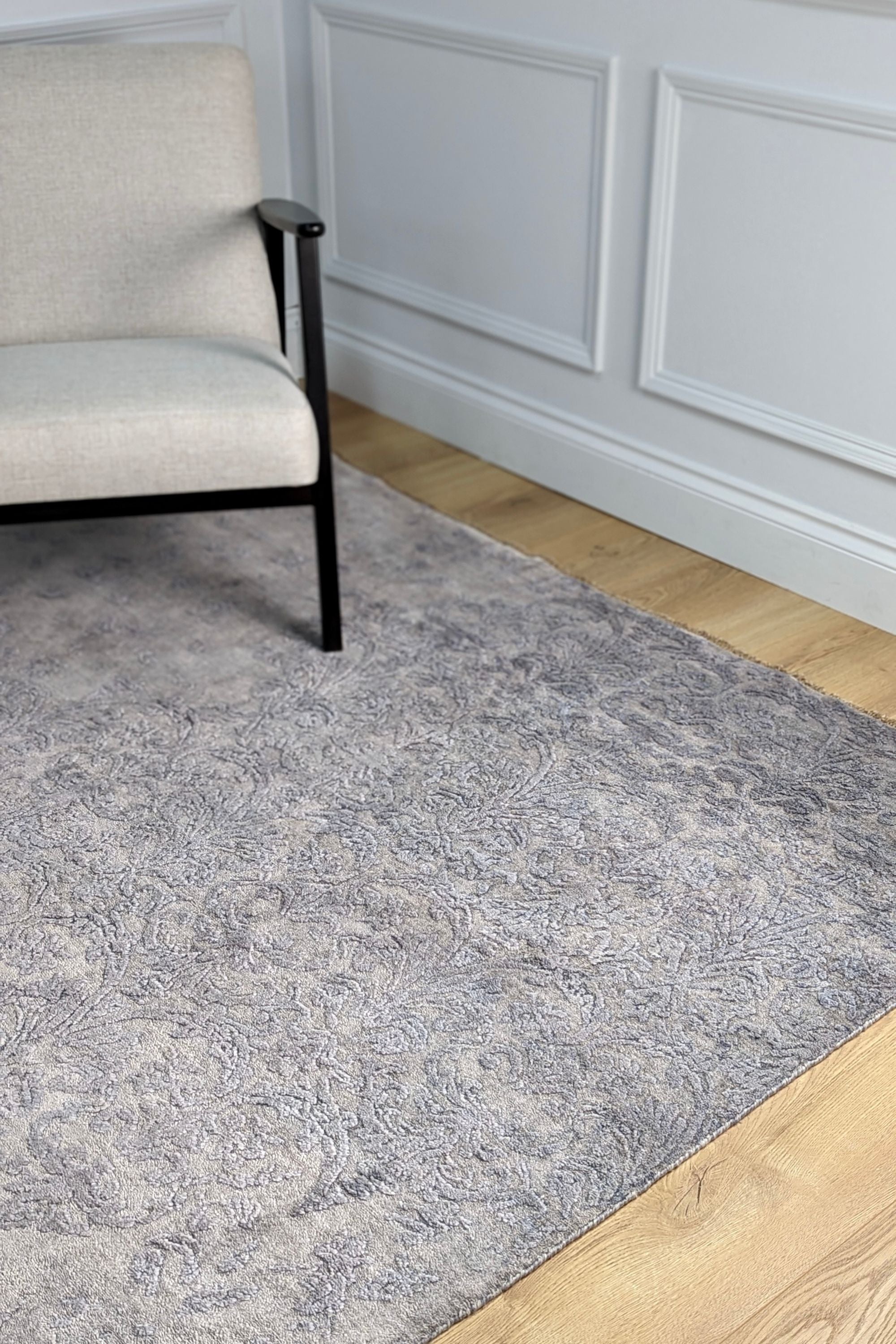 Luxury grey damask rug