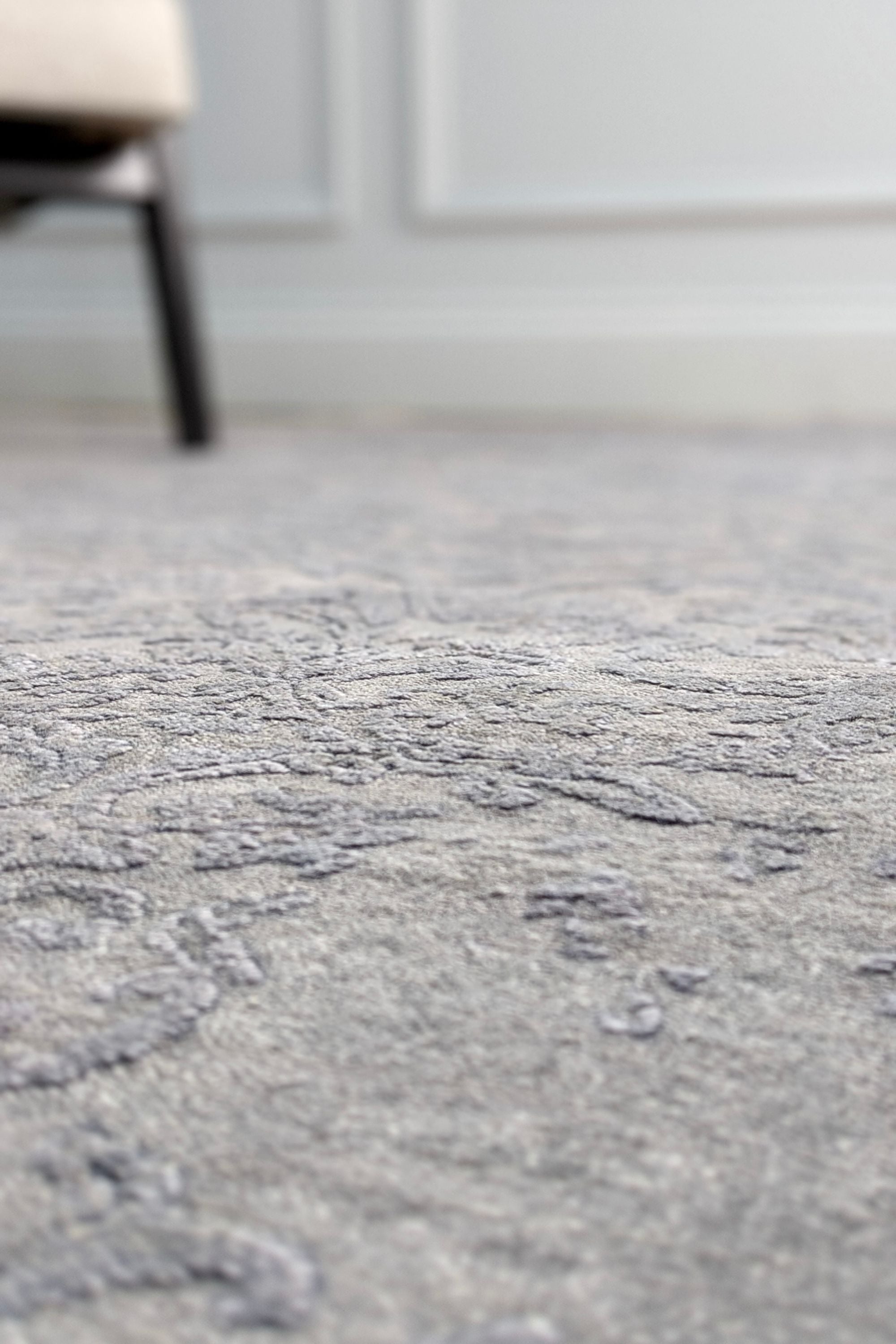 Luxury grey damask rug