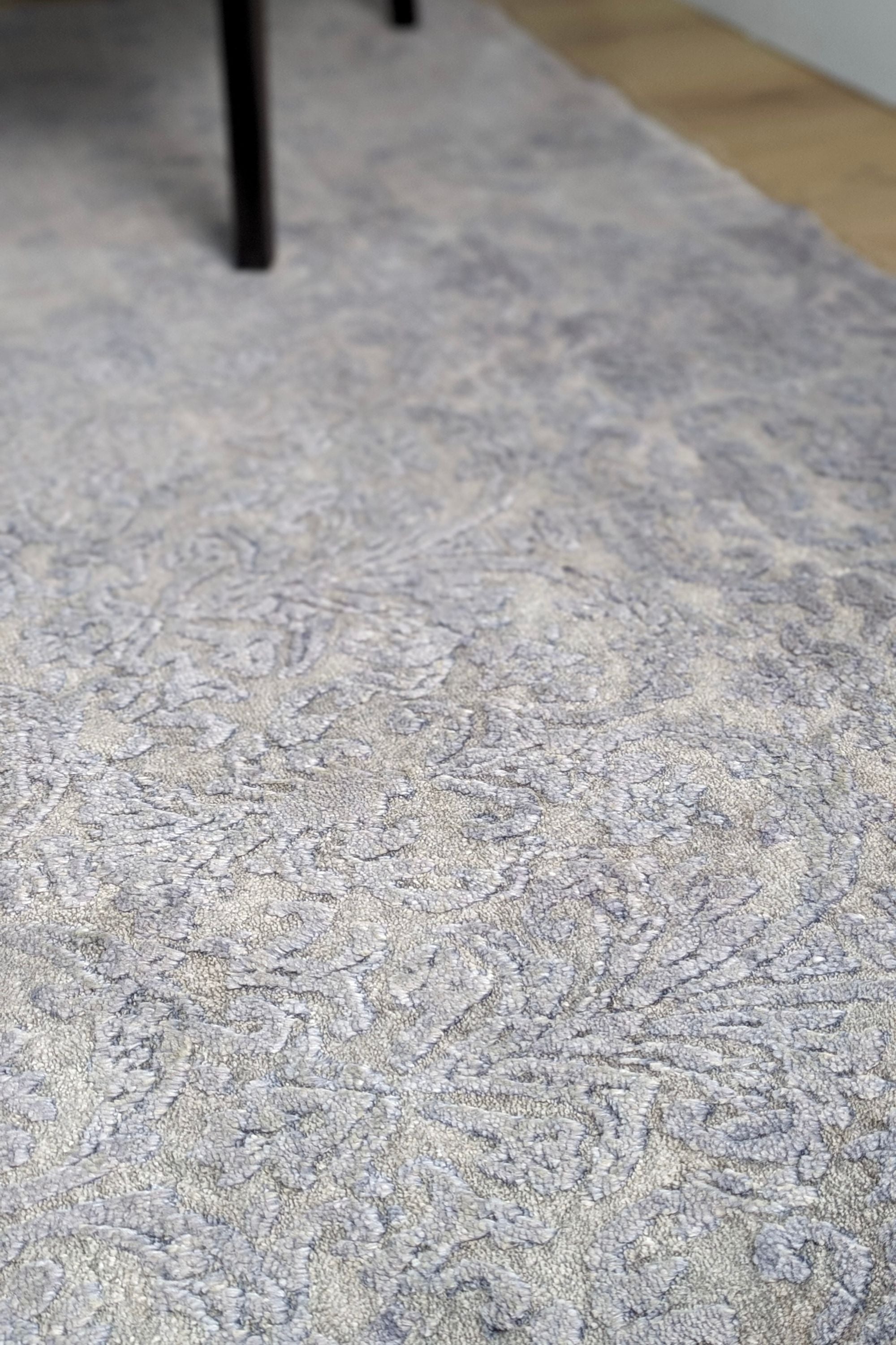 Luxury grey damask rug