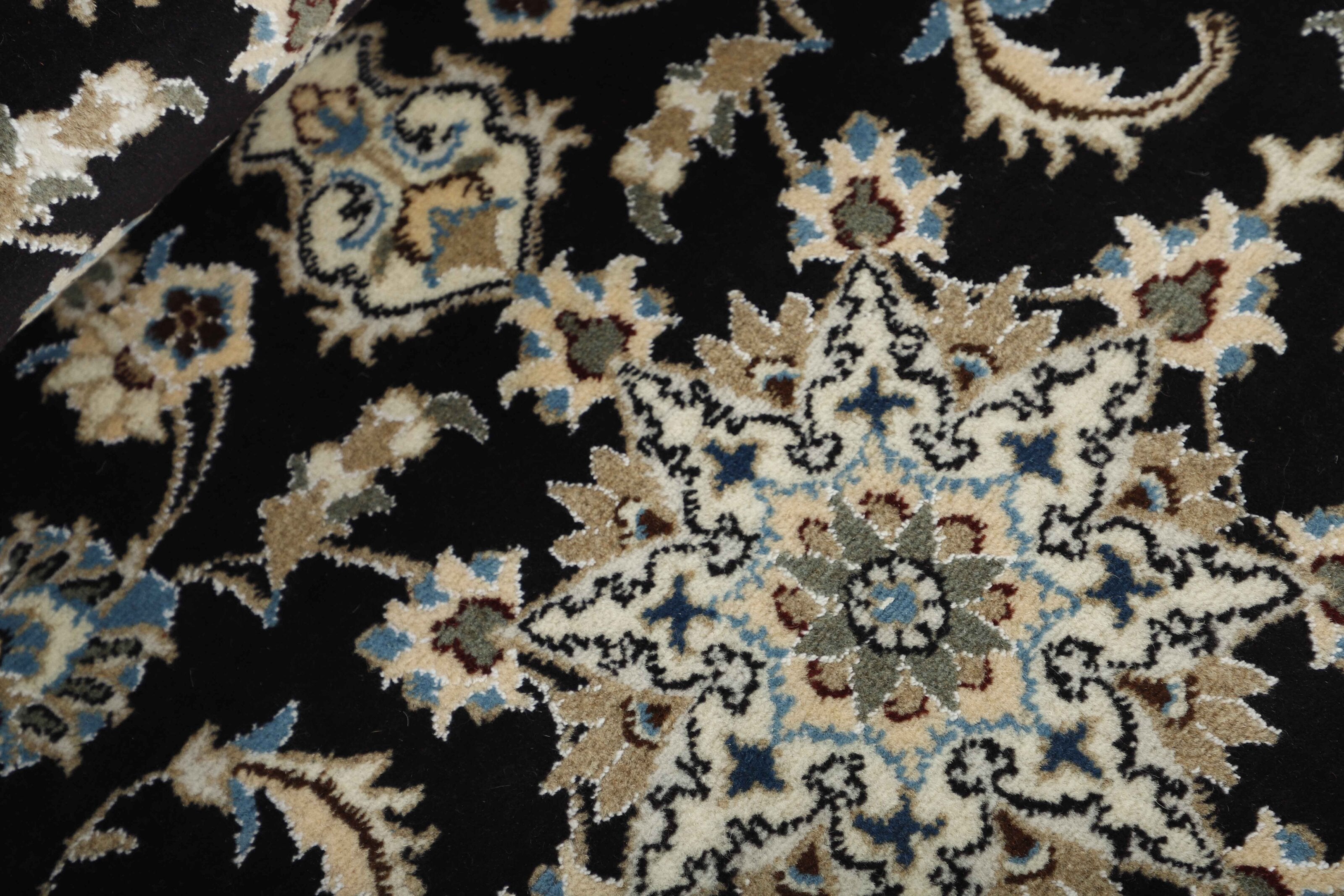 Nain Kashmar Runner 1485800