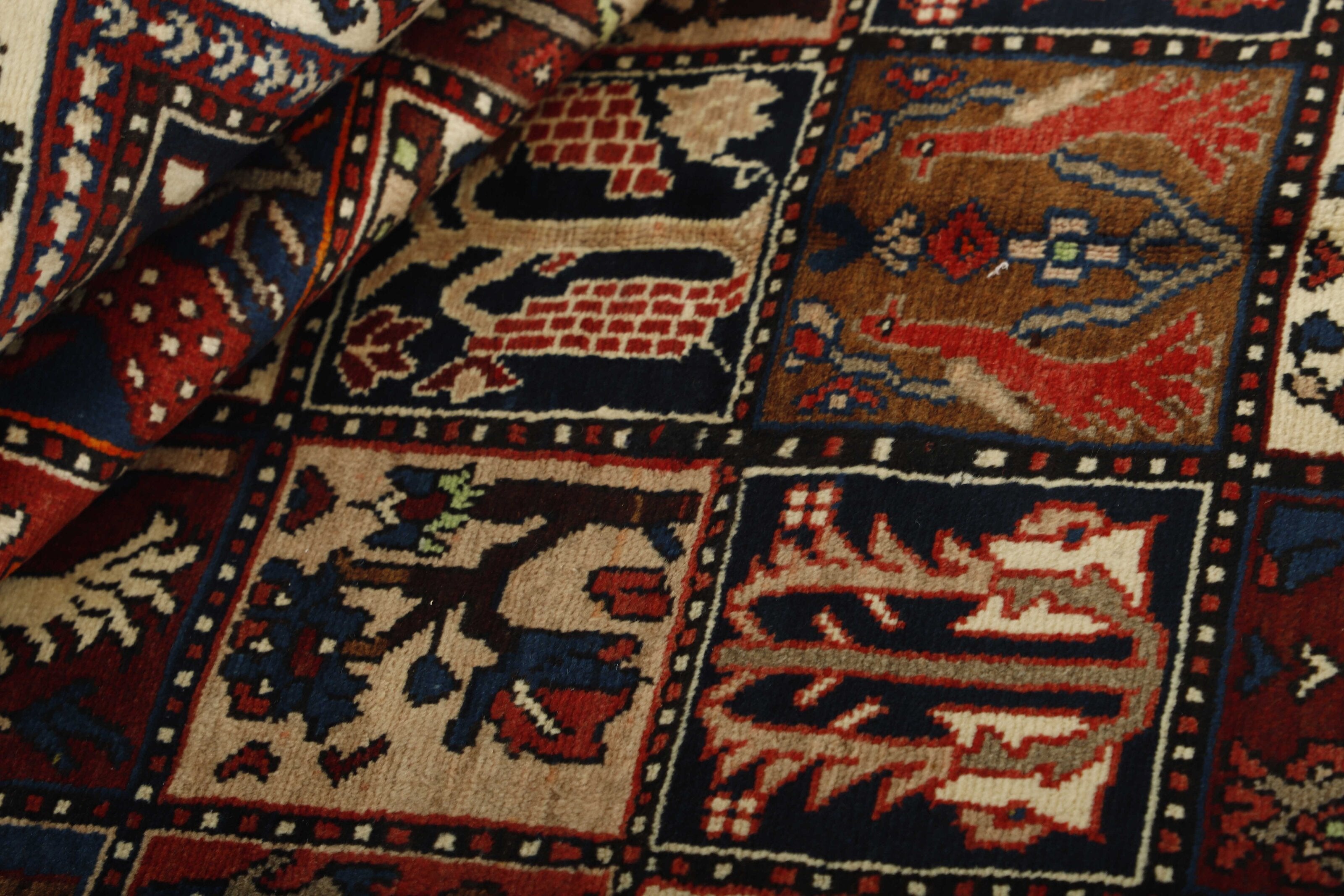 Bakhtiyar 1487956
