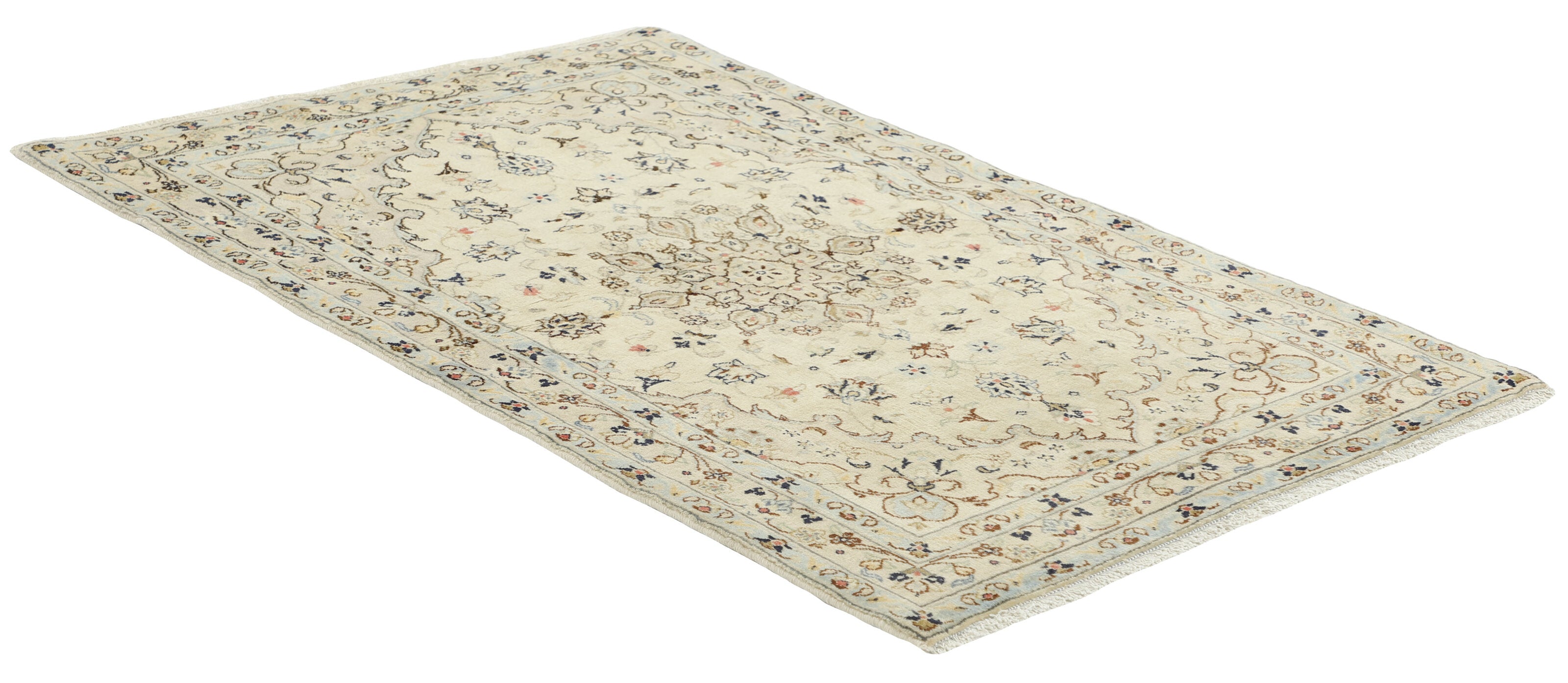 Traditional bordered Keshan rug with cream background