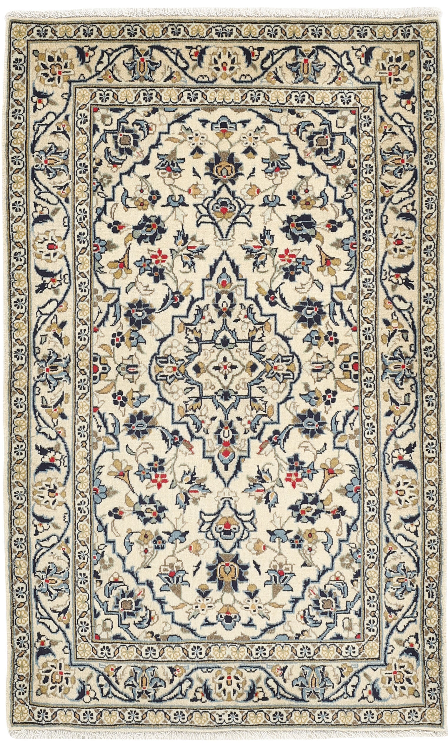 Traditional bordered Keshan rug with cream background