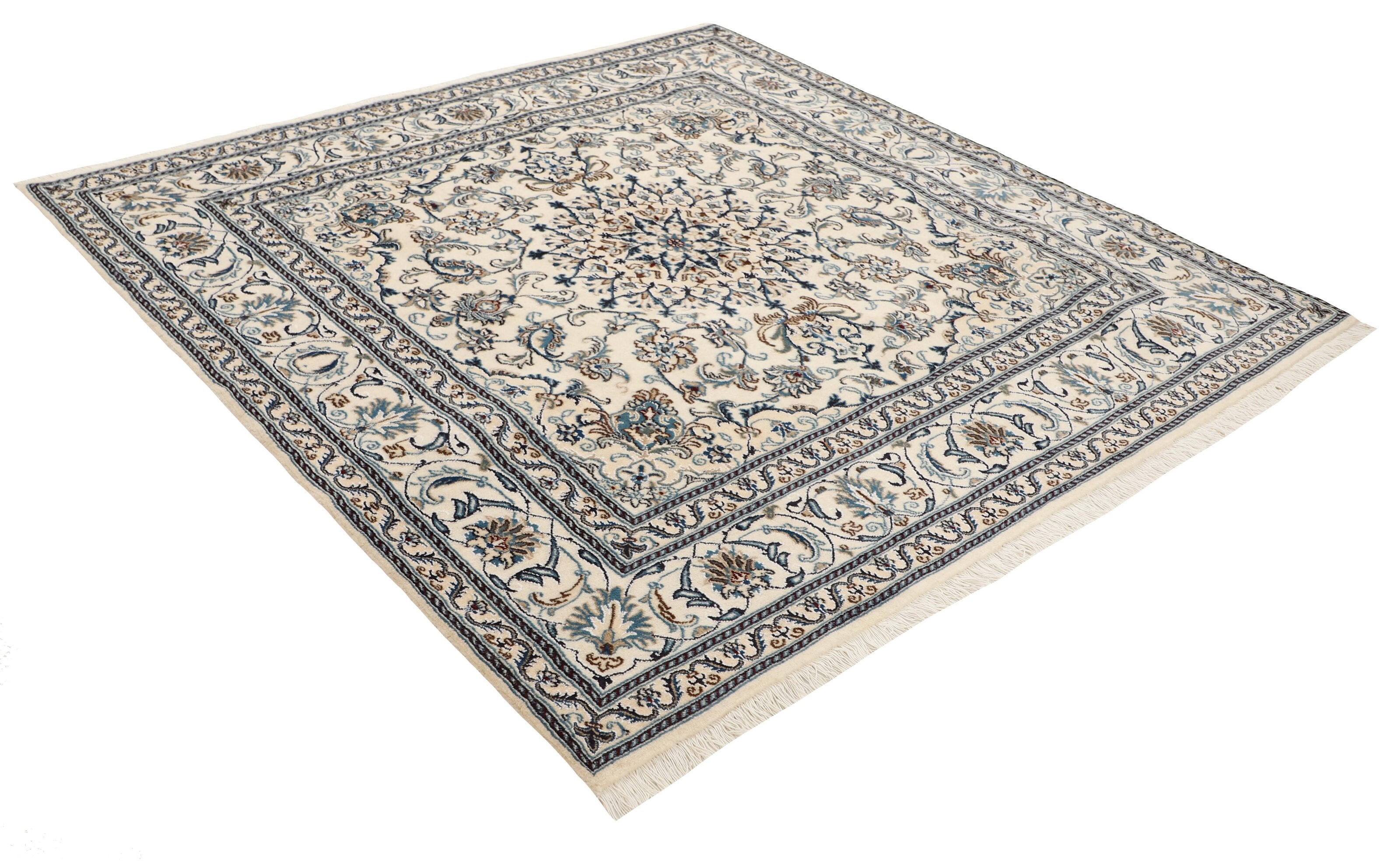 Nain Kashmar Square 1514599