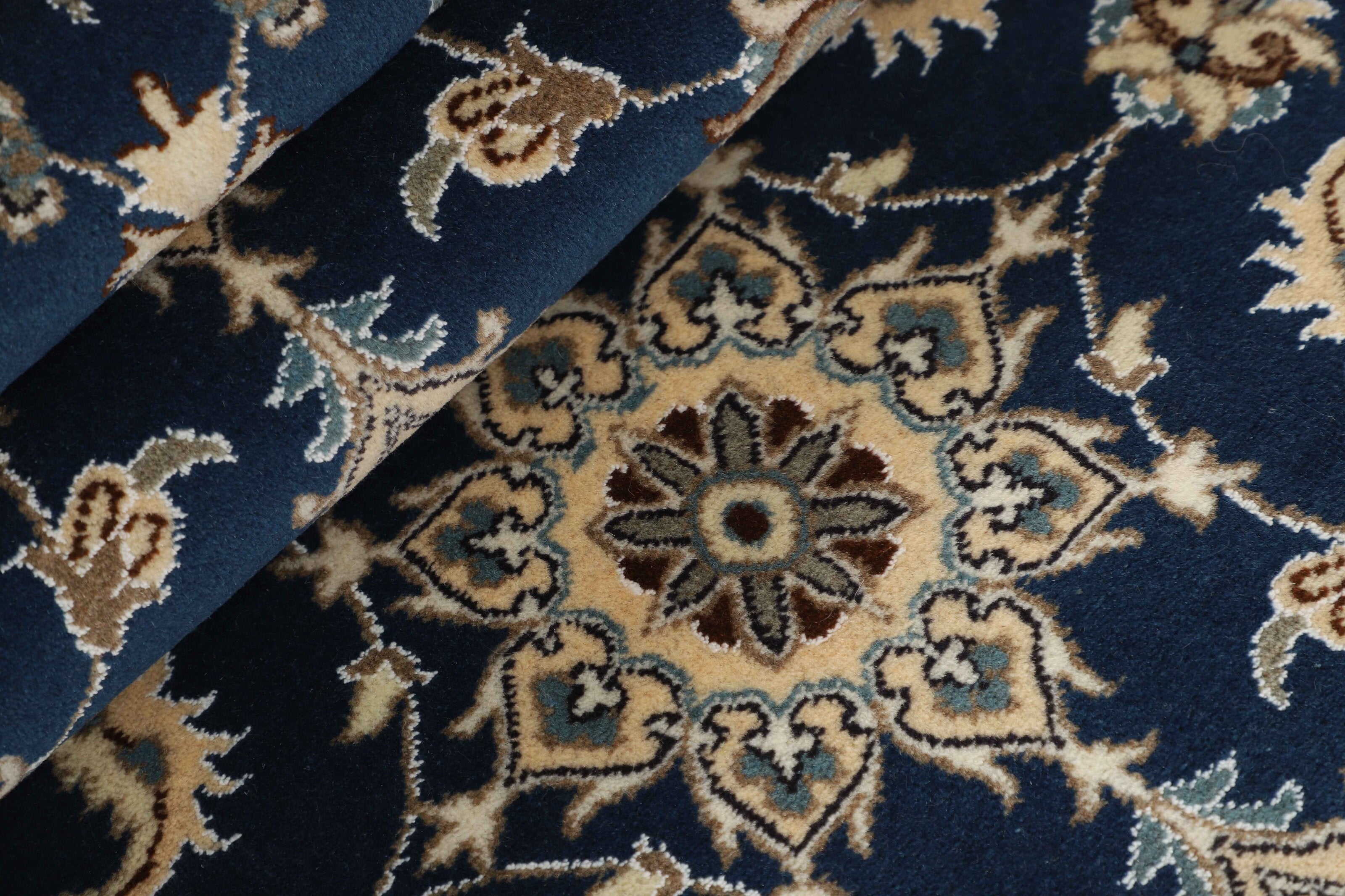 Nain Kashmar Runner 1519755