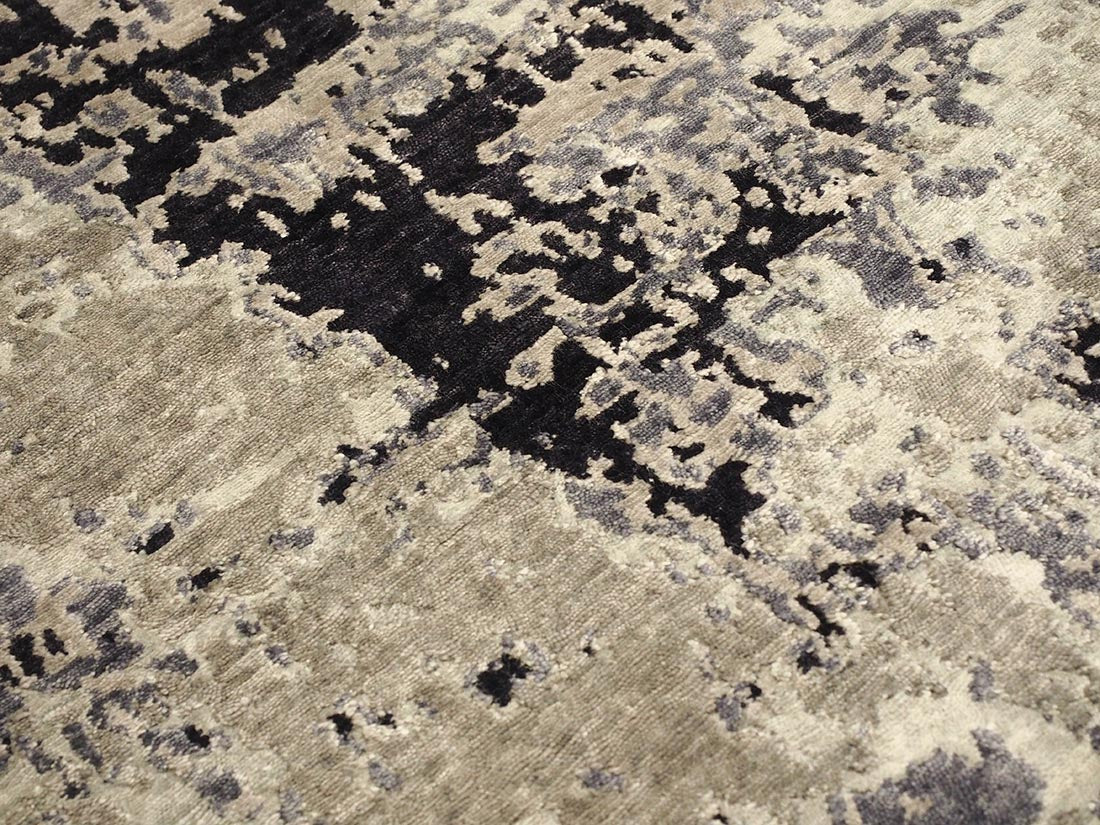 abstract area rug in grey