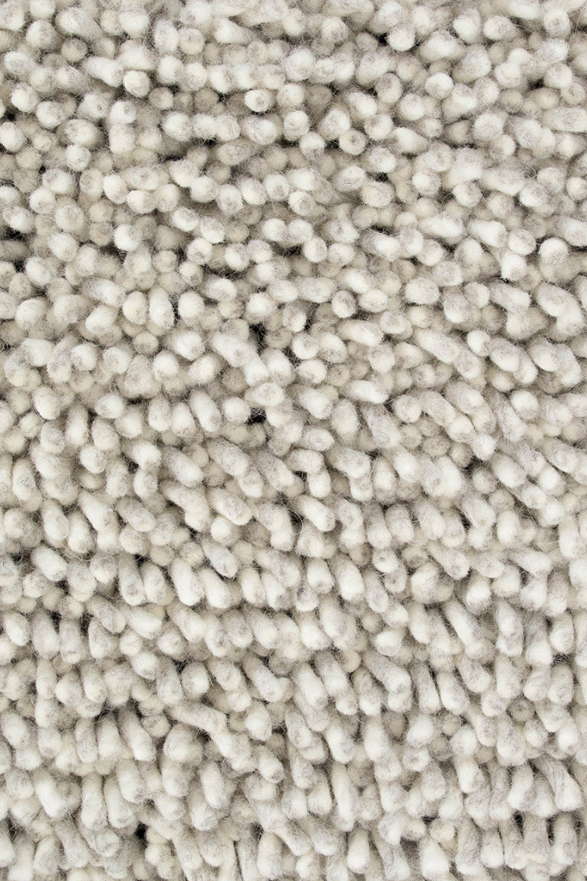 Plain grey rug with shaggy pile