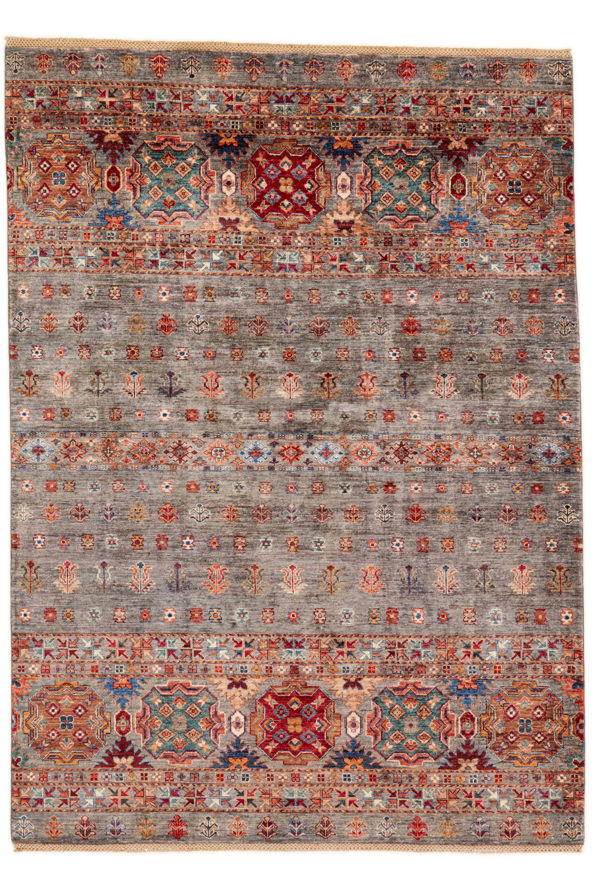 Traditional luxury rug with multicolour pattern