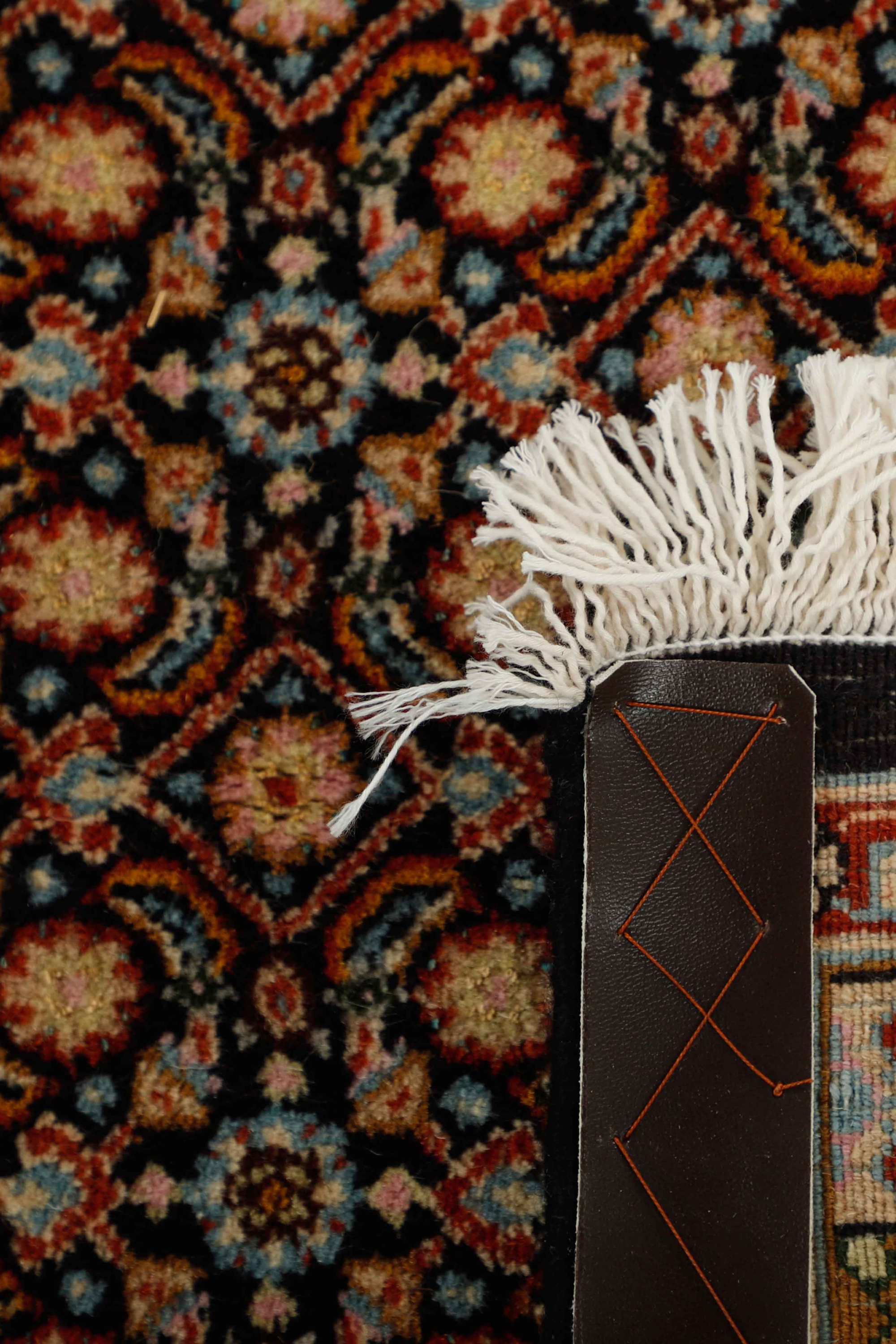 Traditional Bordered Moud Mahi rug