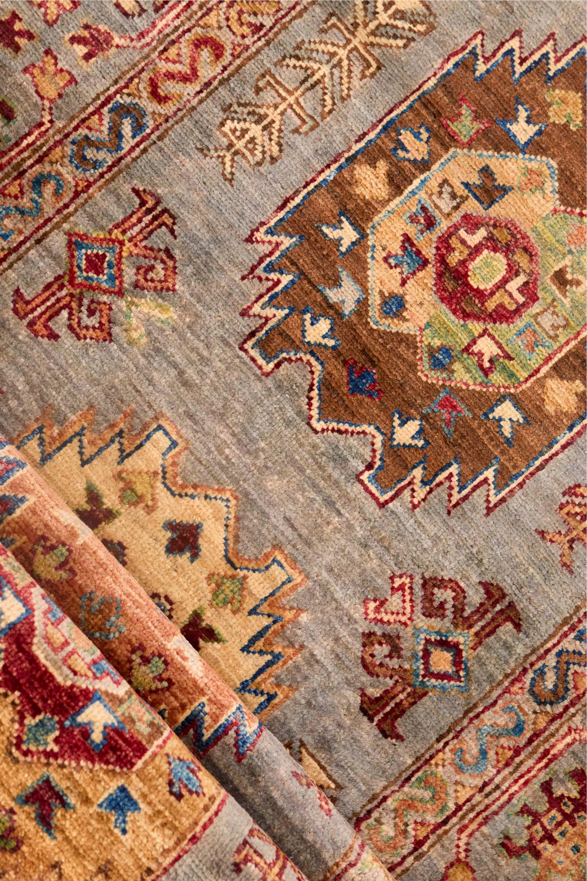 Traditional luxury runner with multicolour pattern