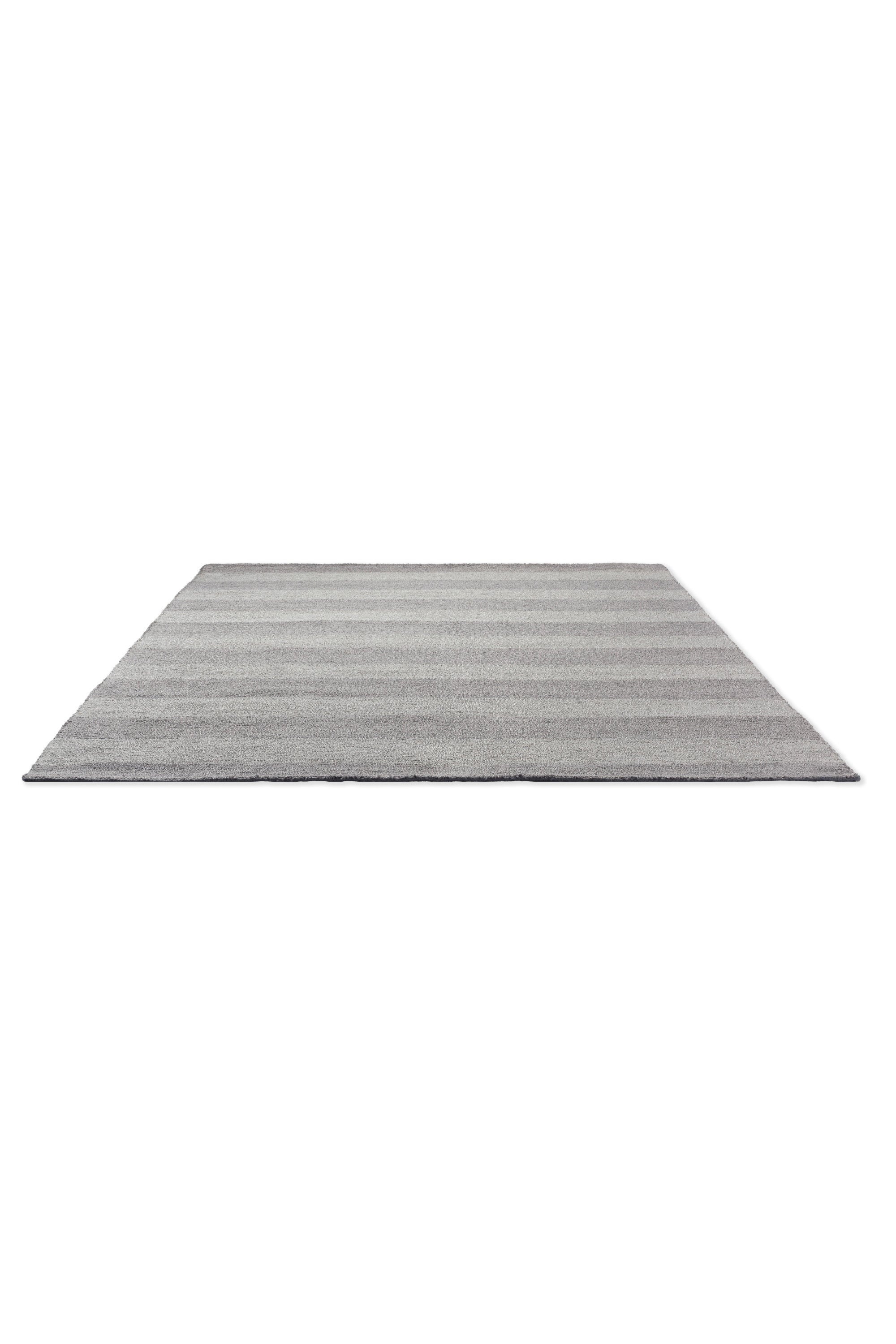 Grey stripe indoor/outdoor polypropylene rug