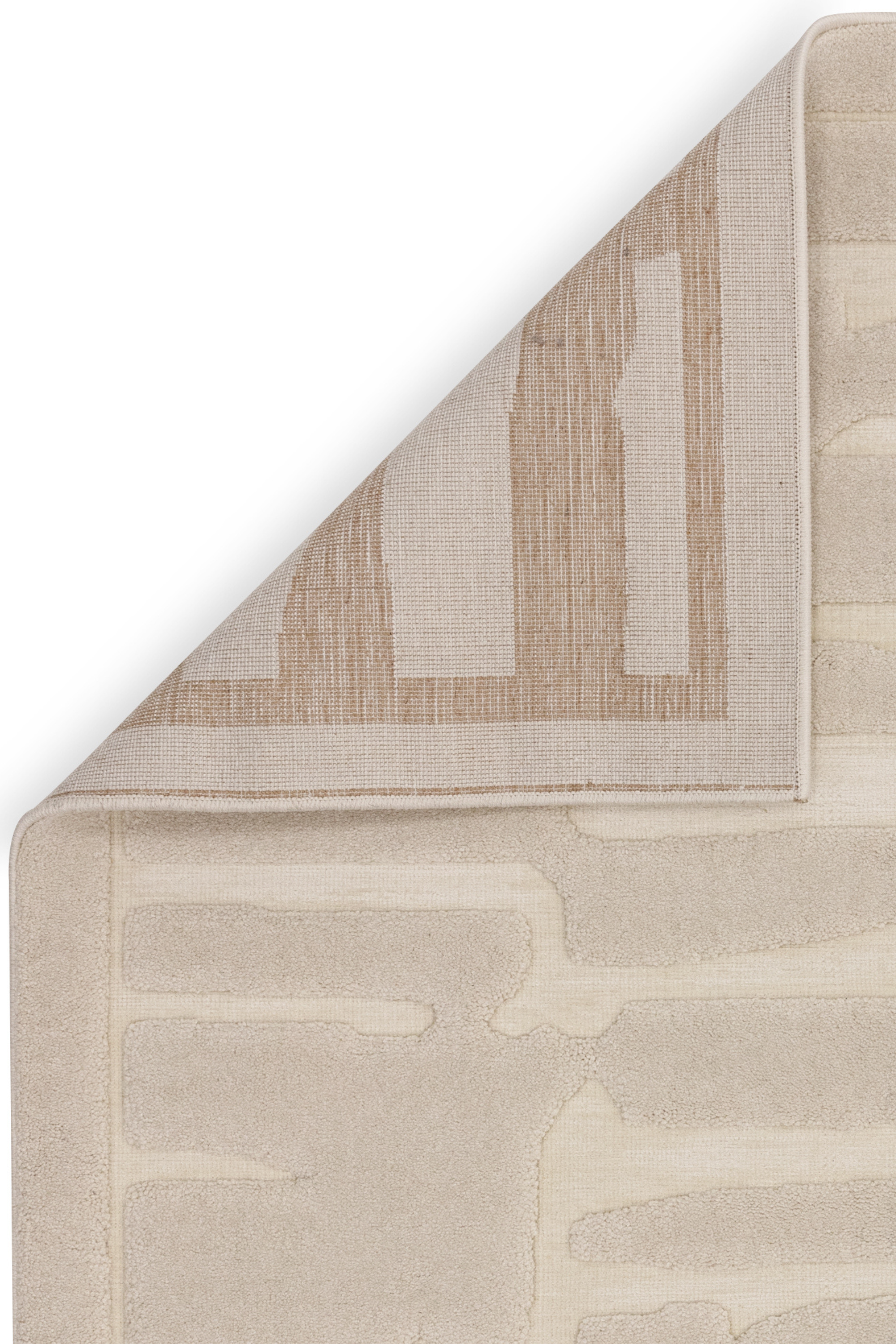 Cream rug with high-low pile and minimal geometric pattern Cream rug with high-low pile and minimal geometric pattern 