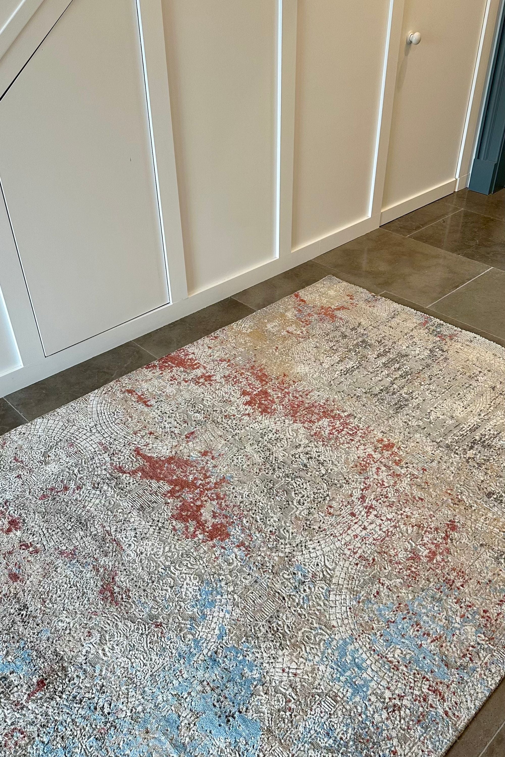 Luxury modern rug with abstract pattern