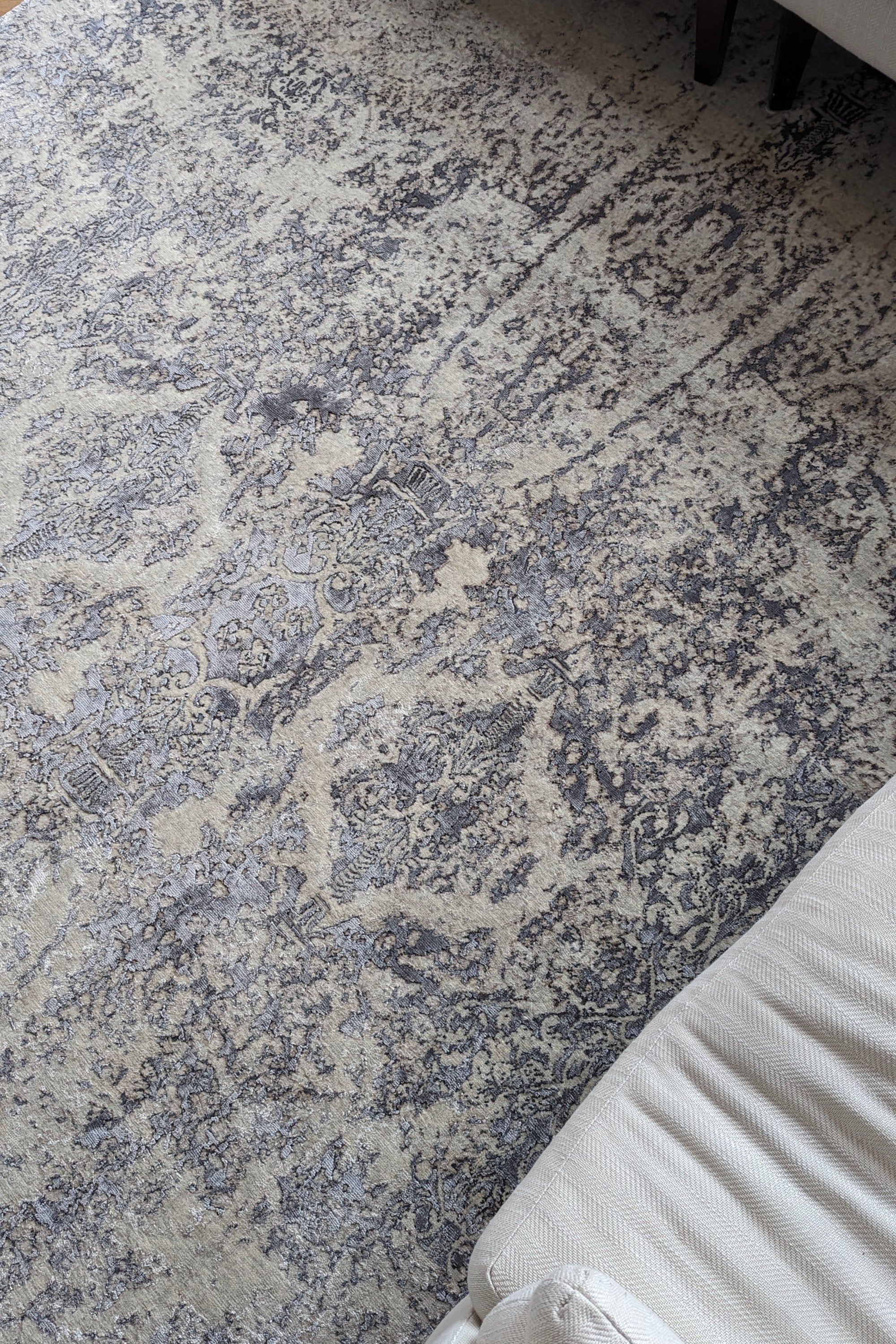 Persimo Modern Charcoal Medallion