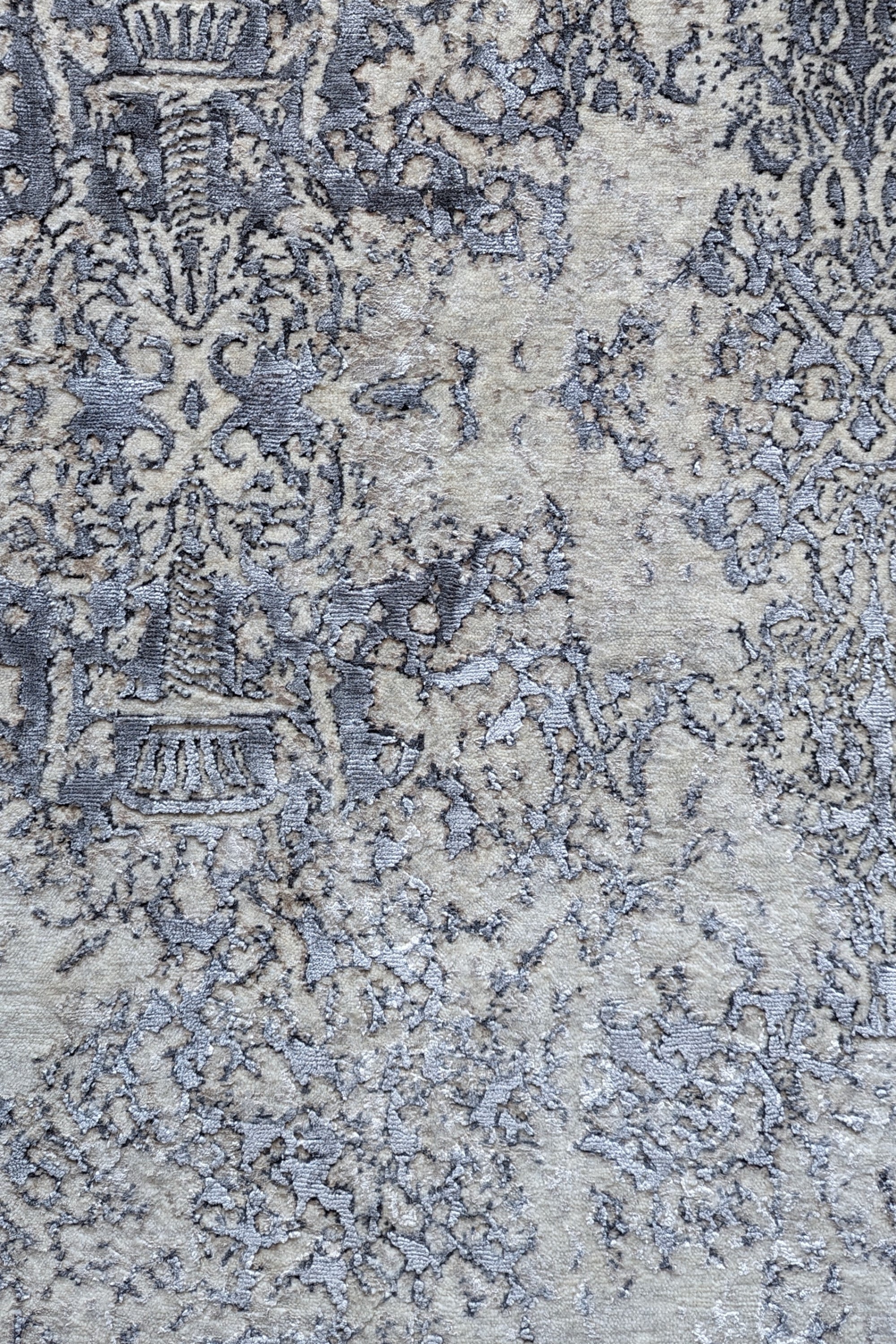 Persimo Modern Charcoal Medallion