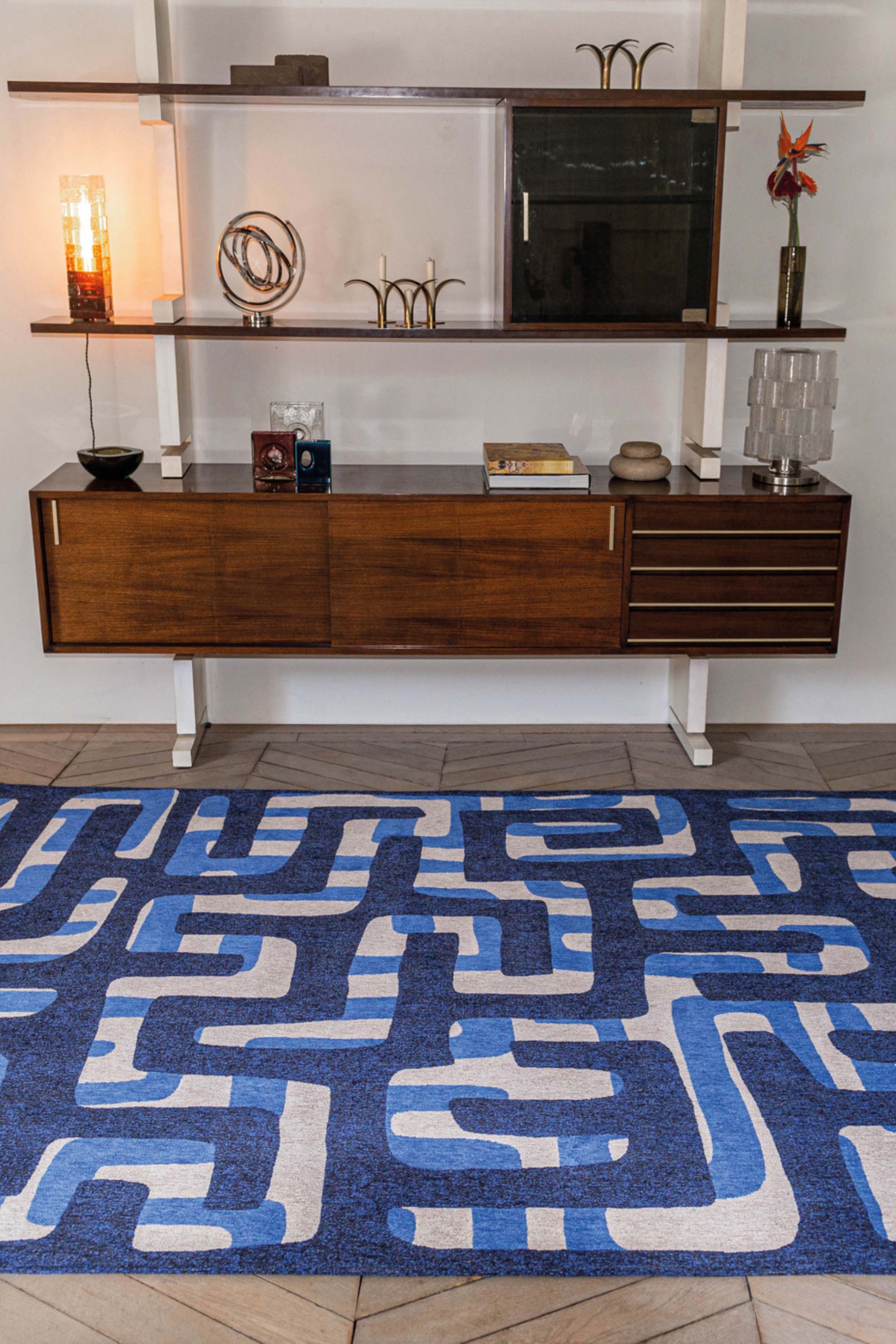 Modern abstract circle rug with brown maze pattern