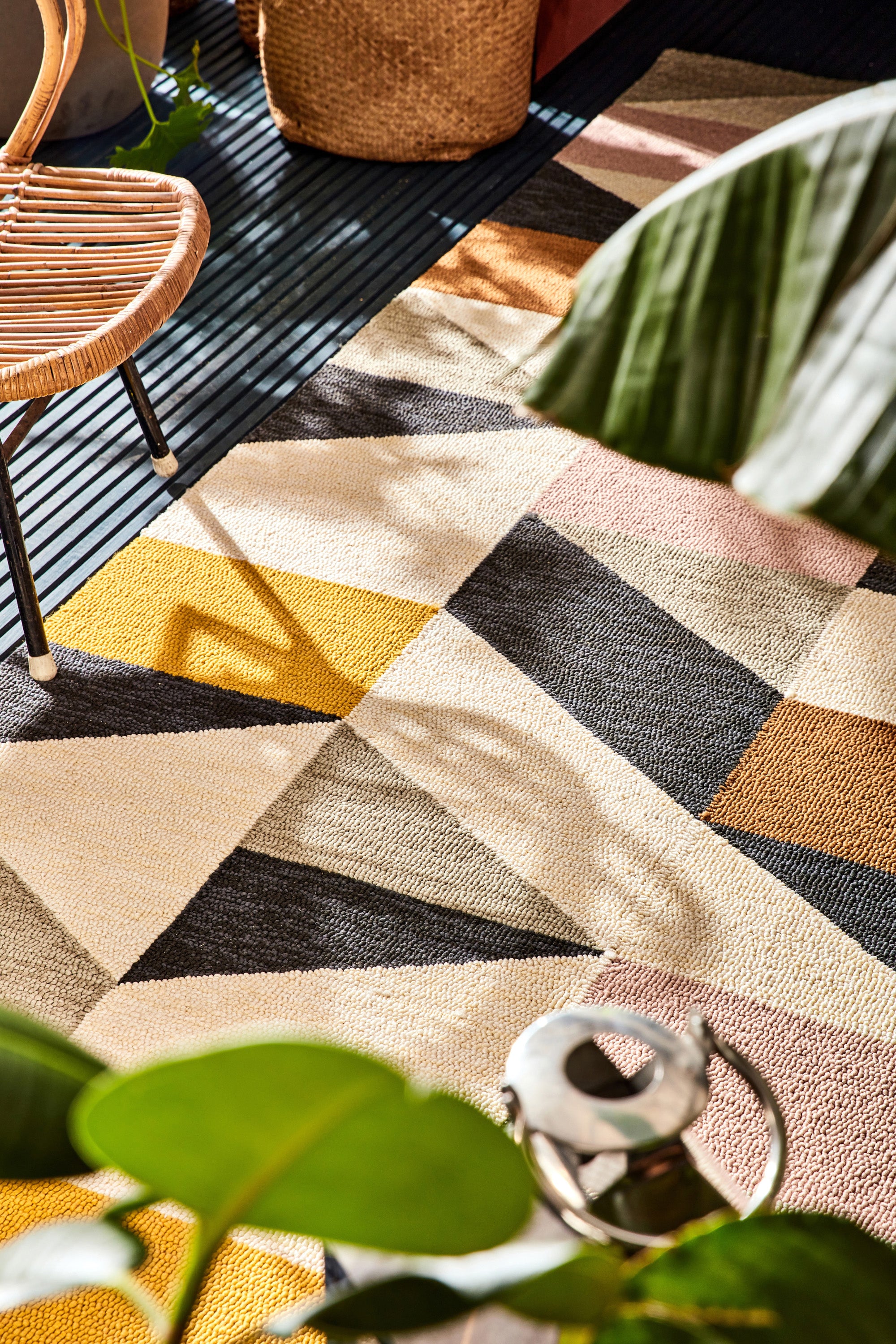 Modern multicolour geometric rug