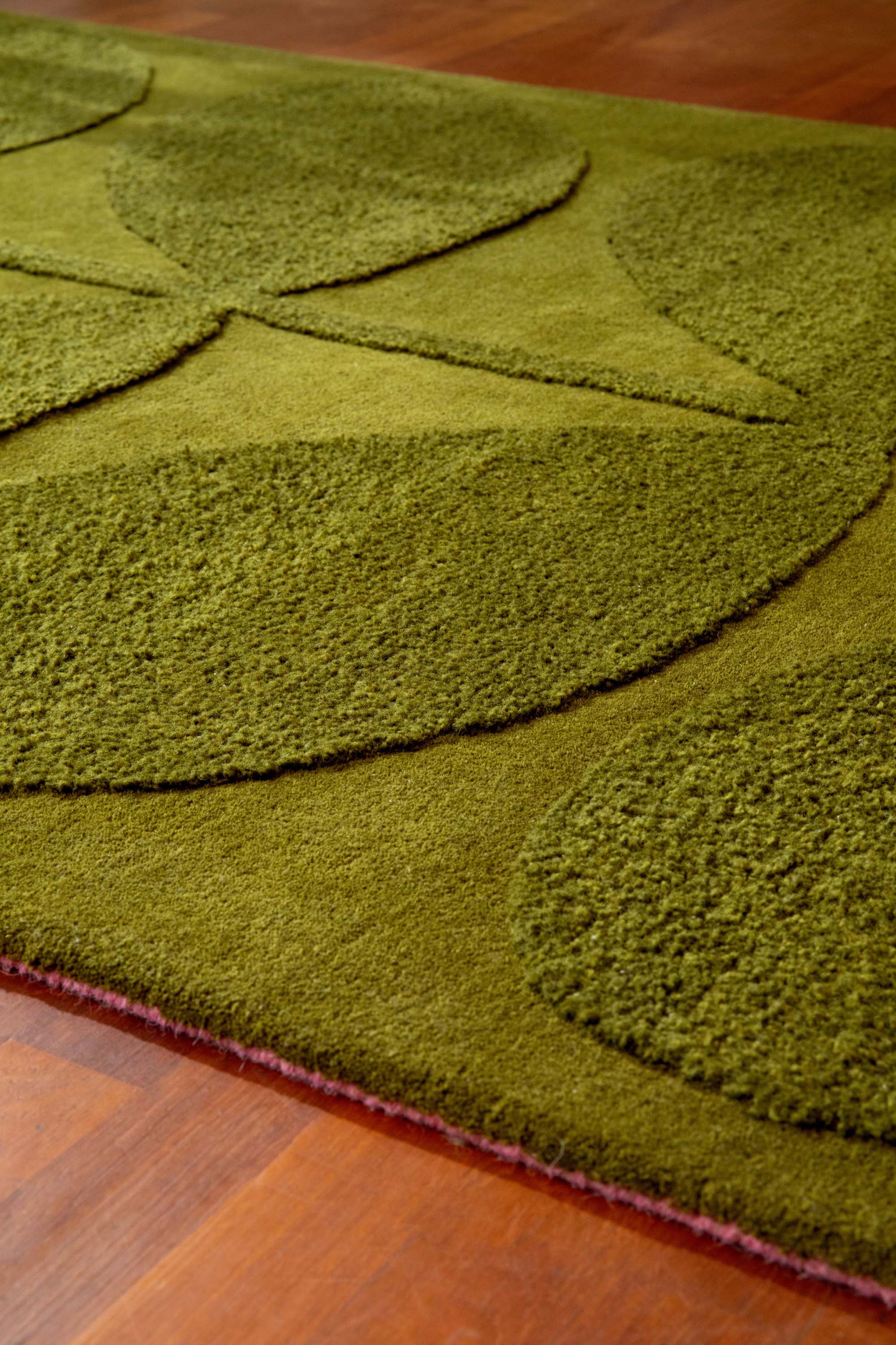 Modern green floral rug