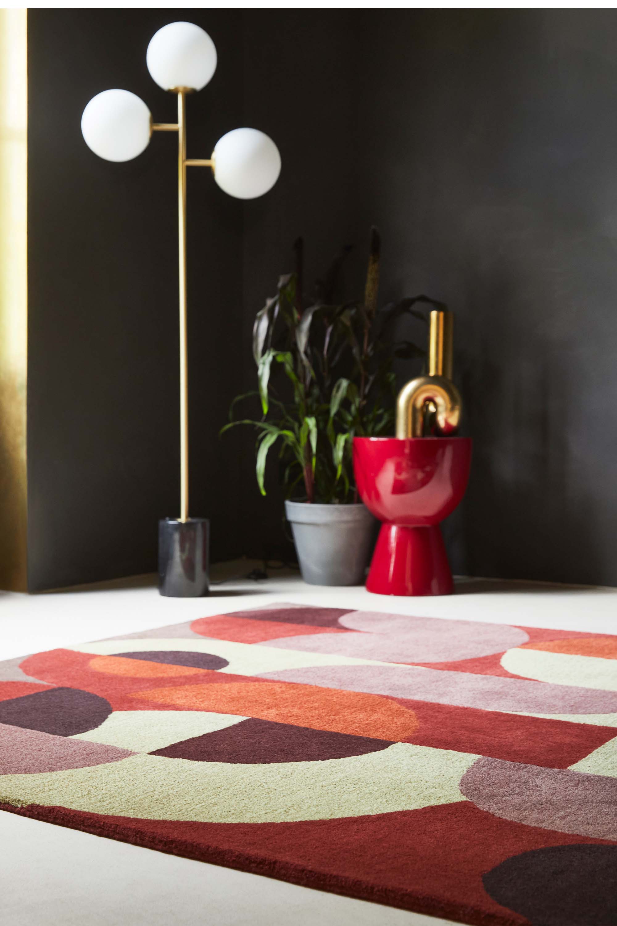 multicolour wool area rug with retro design