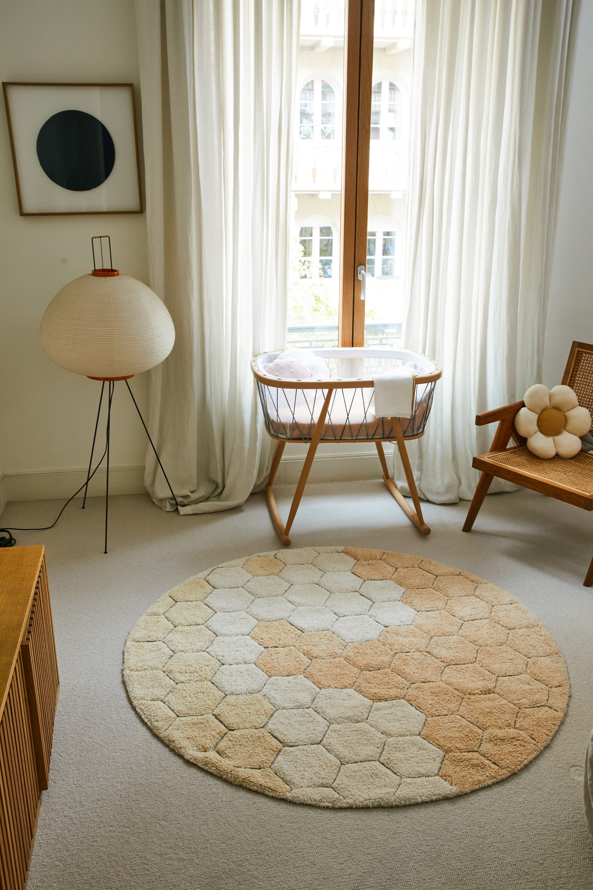 Round gold rug with honeycomb pattern
