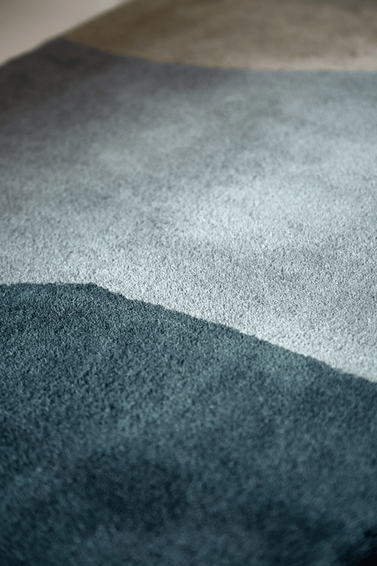 Harlequin Sedimentary Midnight Runner 141005