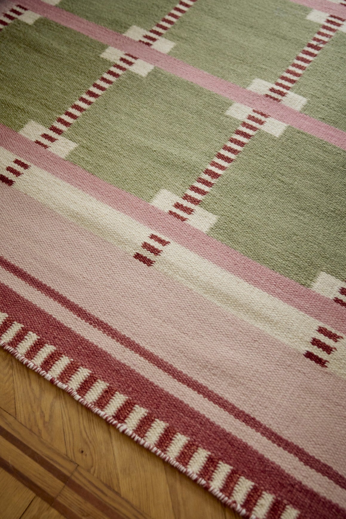 Rollakan Ruth Spring Grass