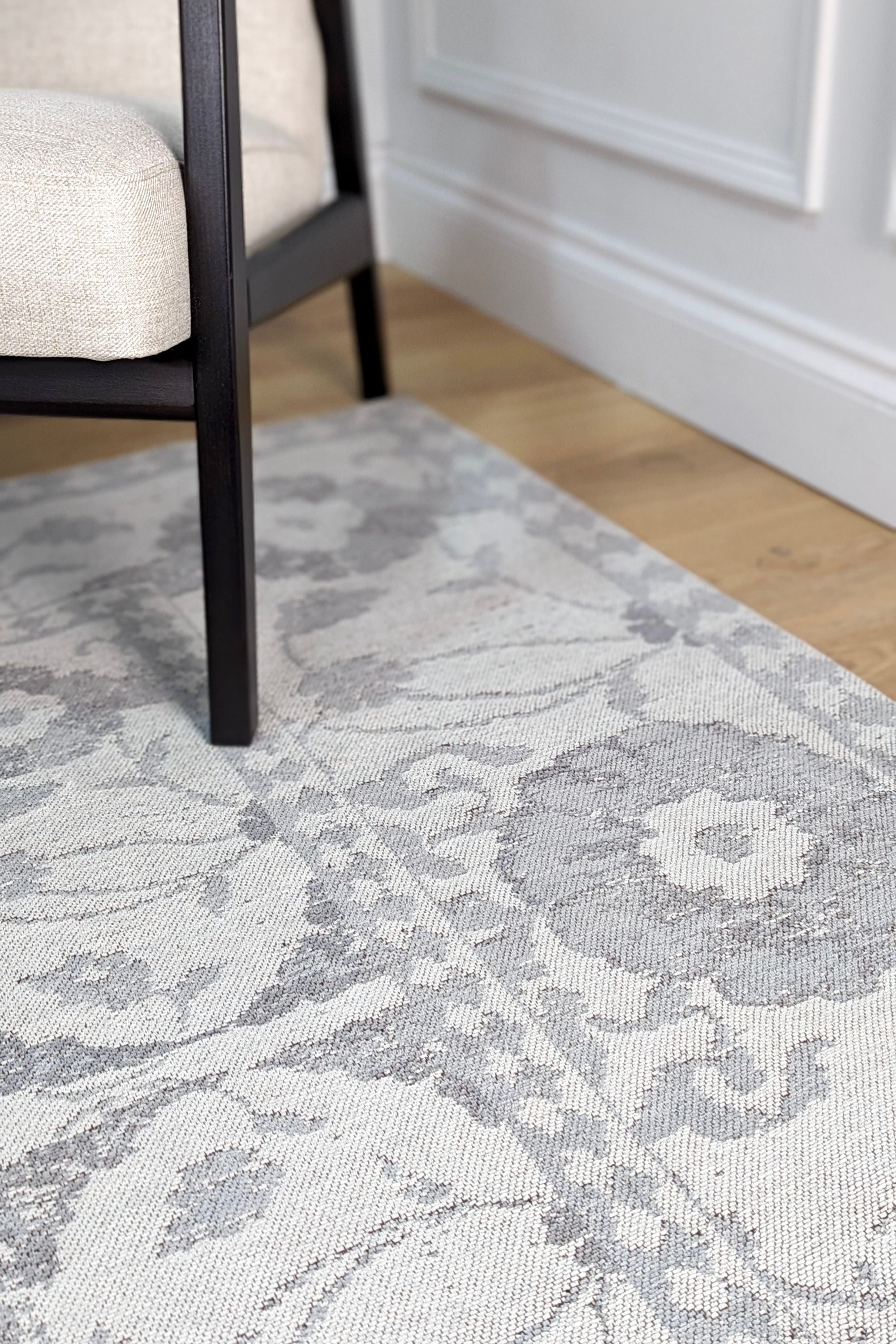 Vintage floral style cotton grey rug