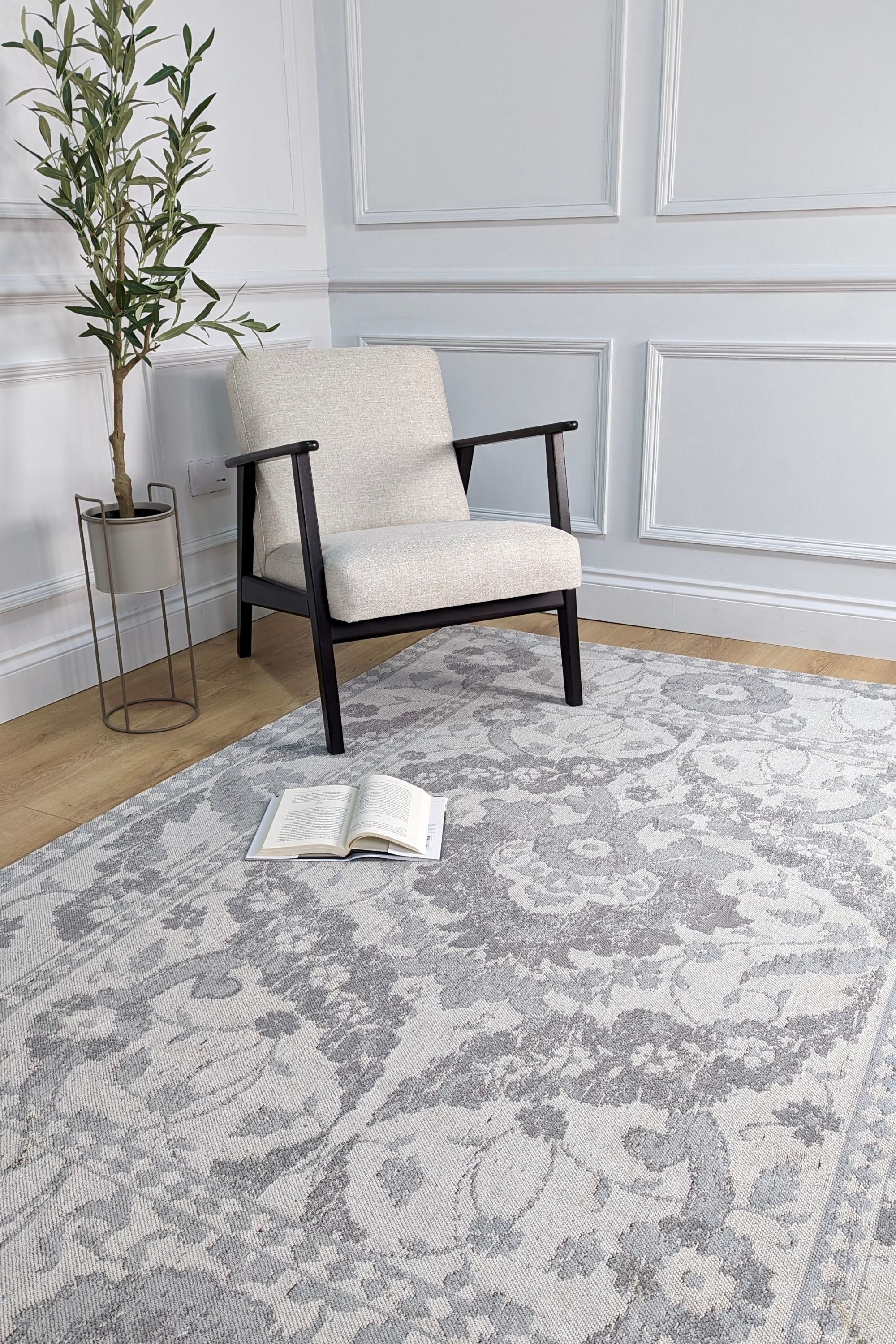 Vintage floral style cotton grey rug