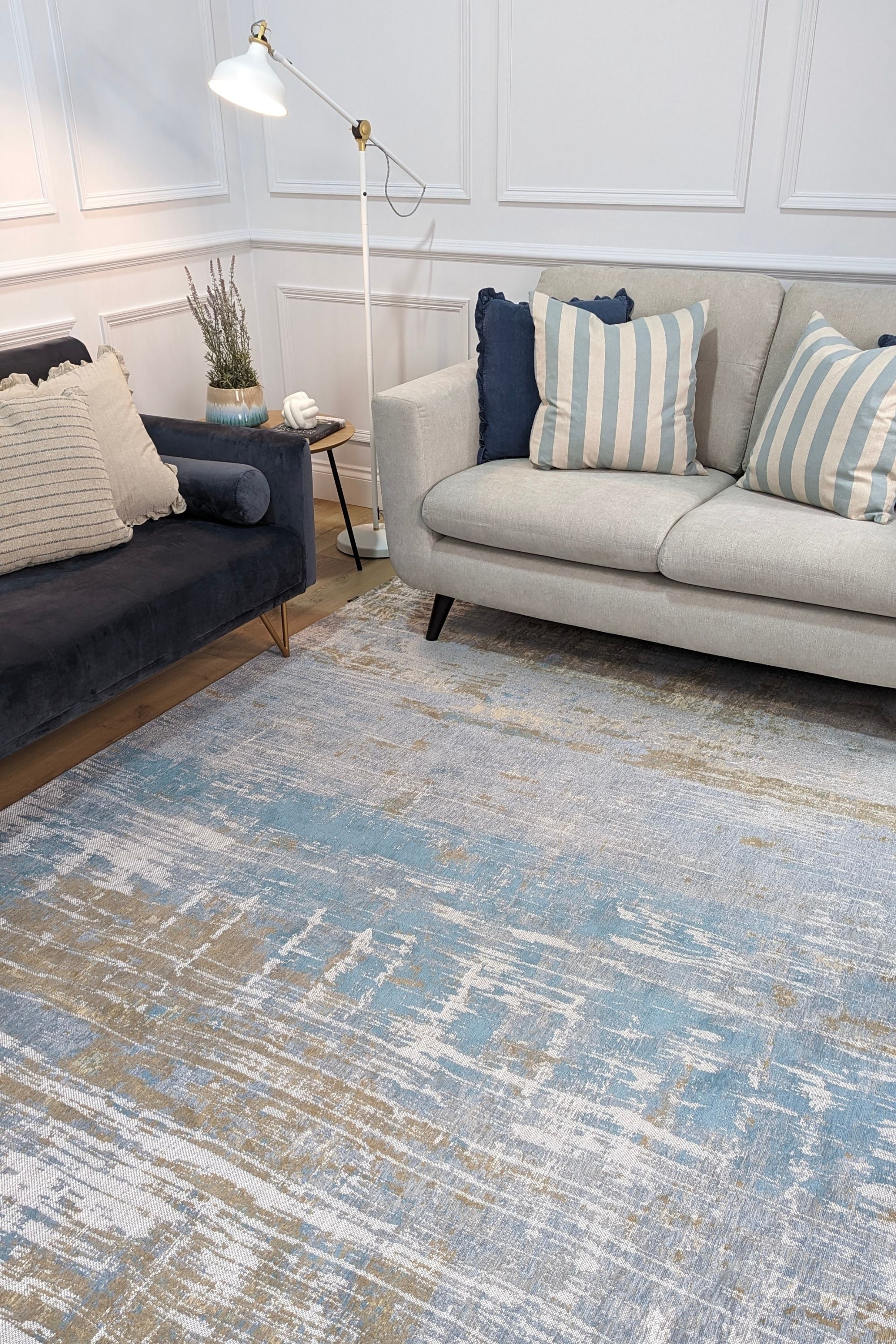 Flatweave rug with abstract stripe design in blue