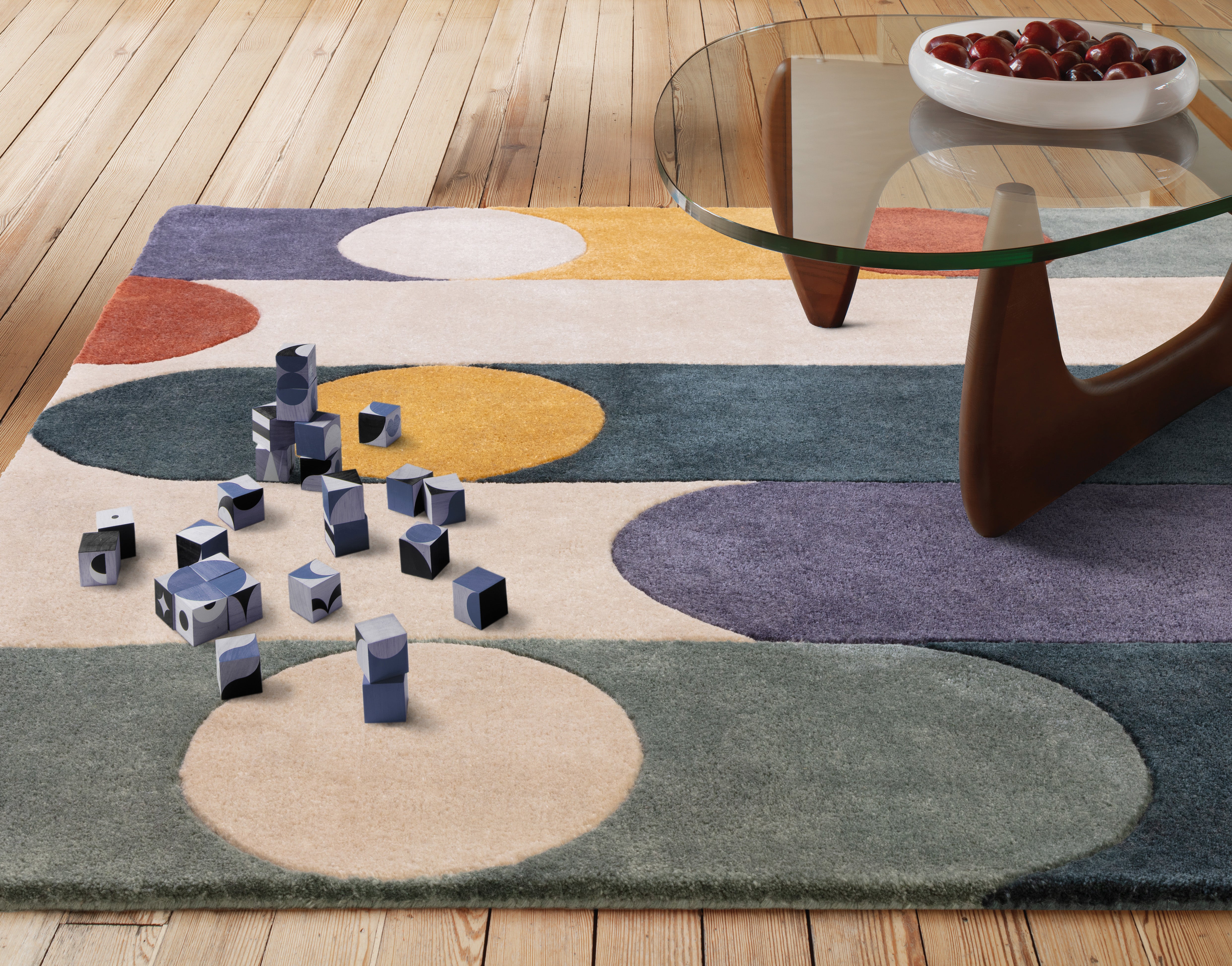 Multicolour retro rug with linear and circle pattern