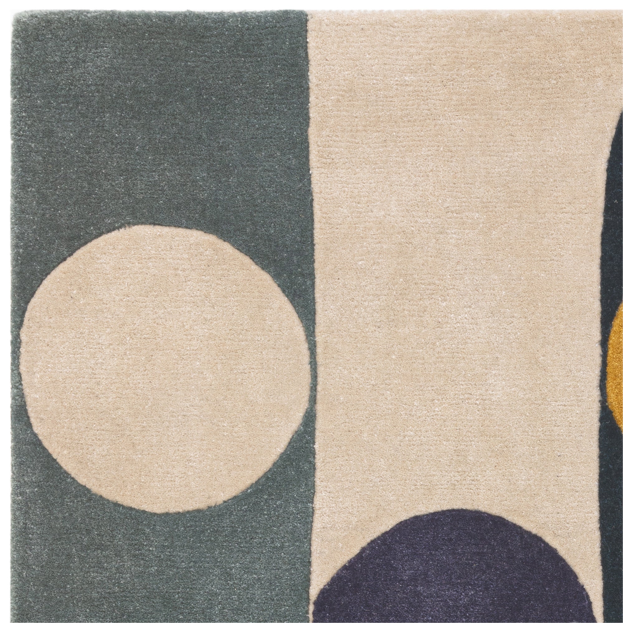 Multicolour retro rug with linear and circle pattern