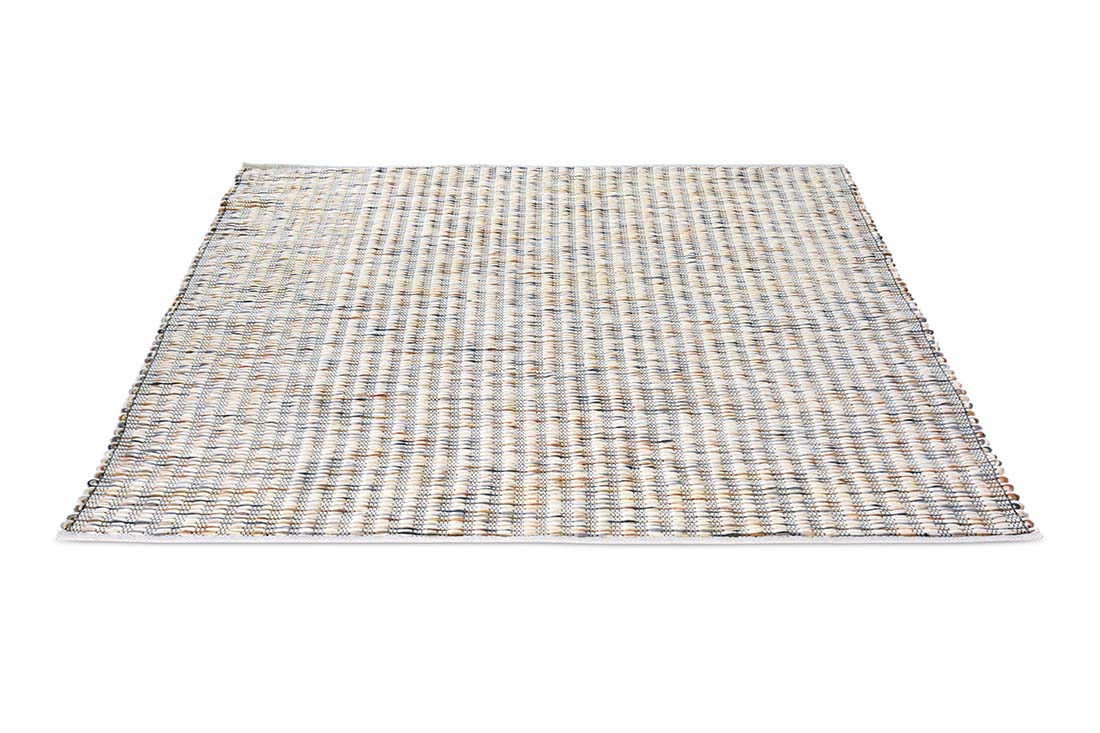  tan and grey textured area rug 
