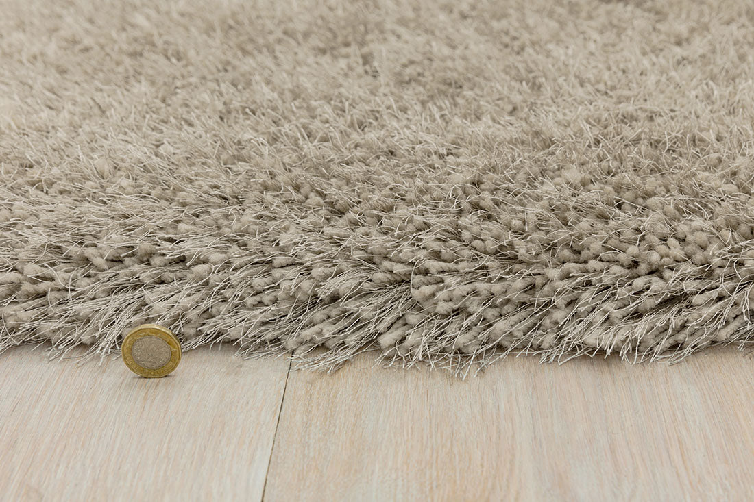 grey shagpile rug