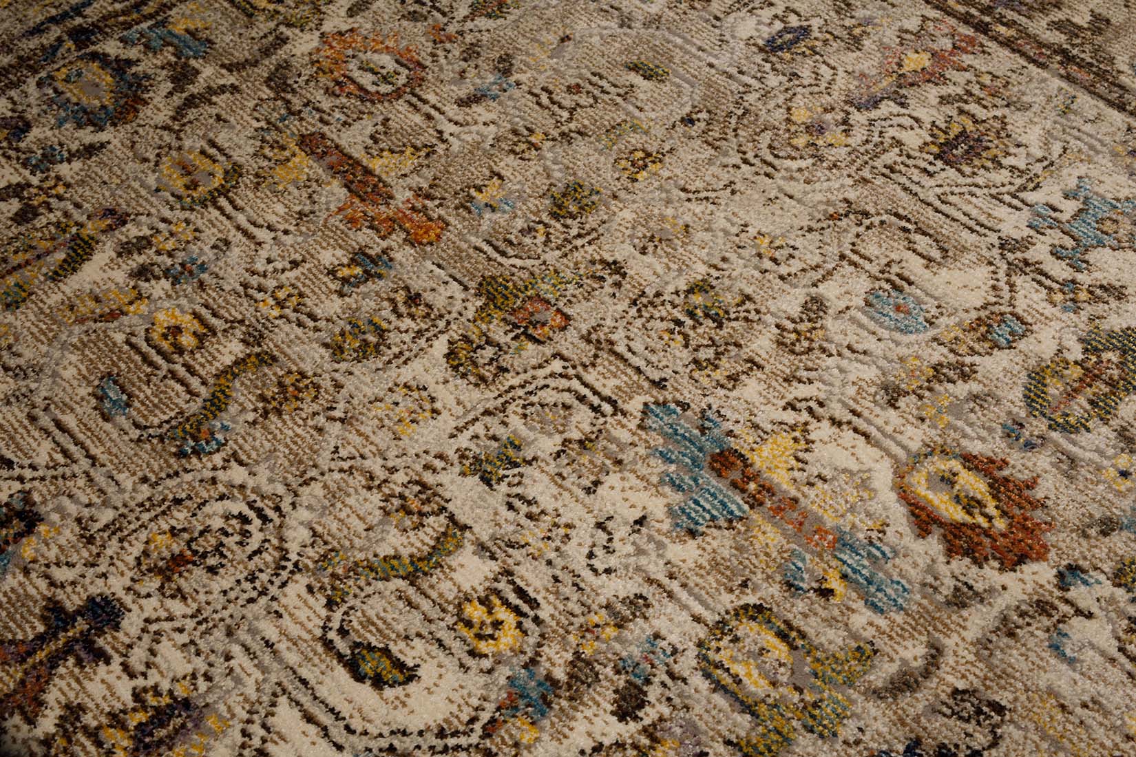 persian inspired area rug in multicolour
