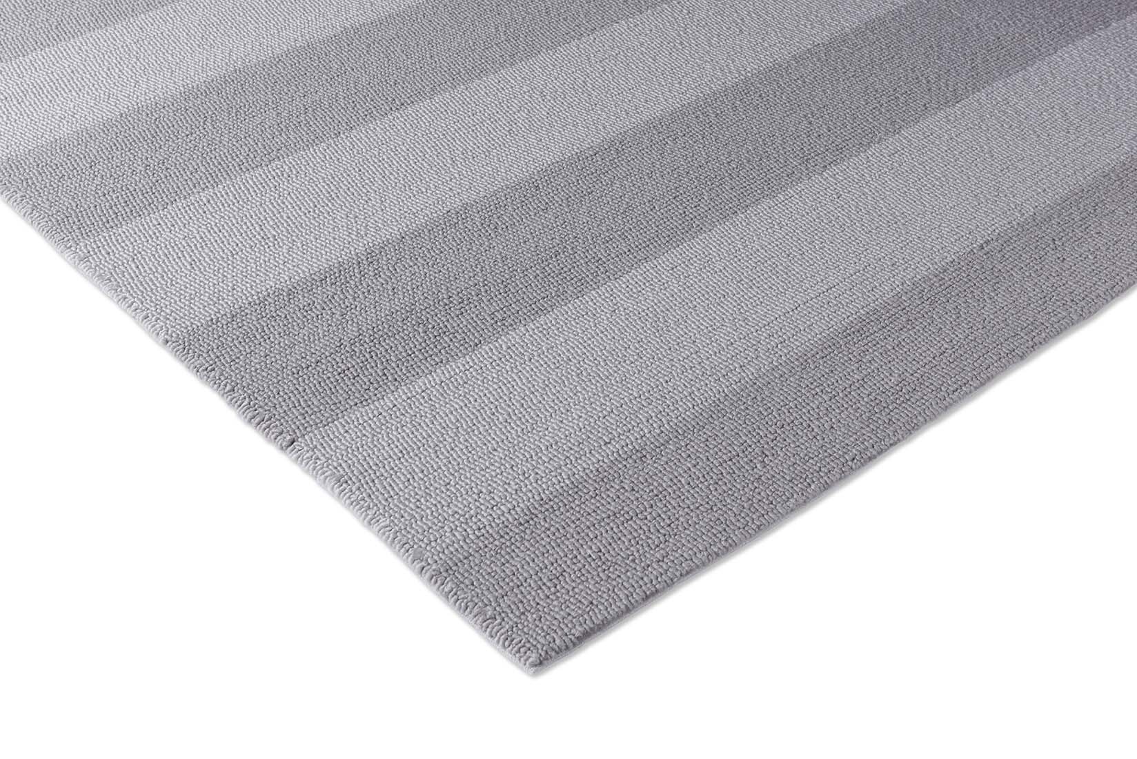 Grey stripe indoor/outdoor polypropylene rug
