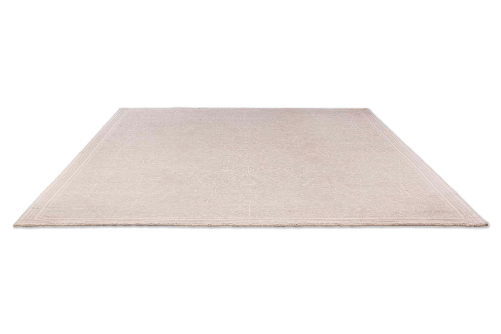 Grey cotton rug in damask pattern

