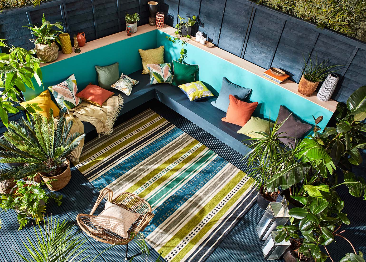 multicolour aztec design indoor/outdoor rug
