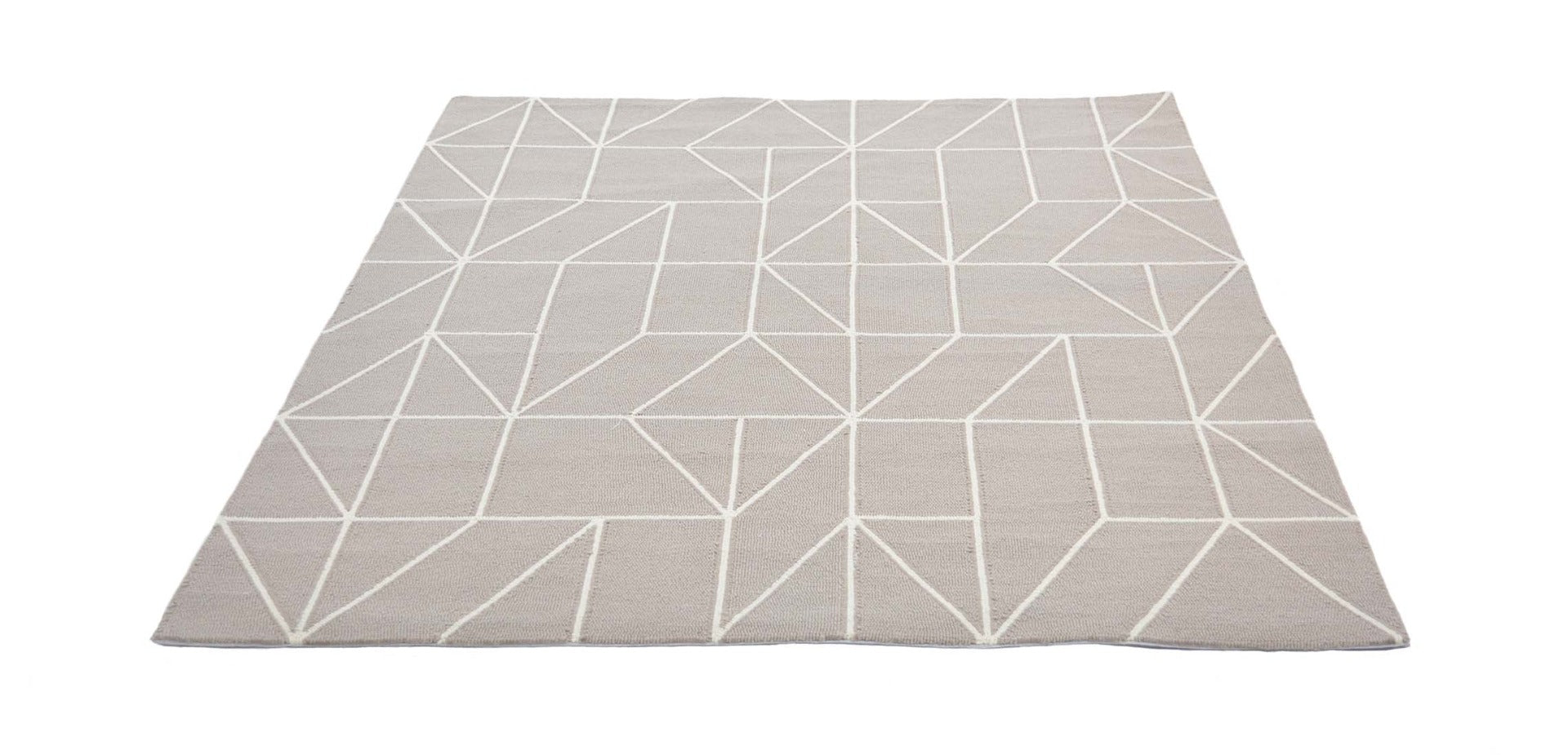grey geometric indoor/outdoor rug
